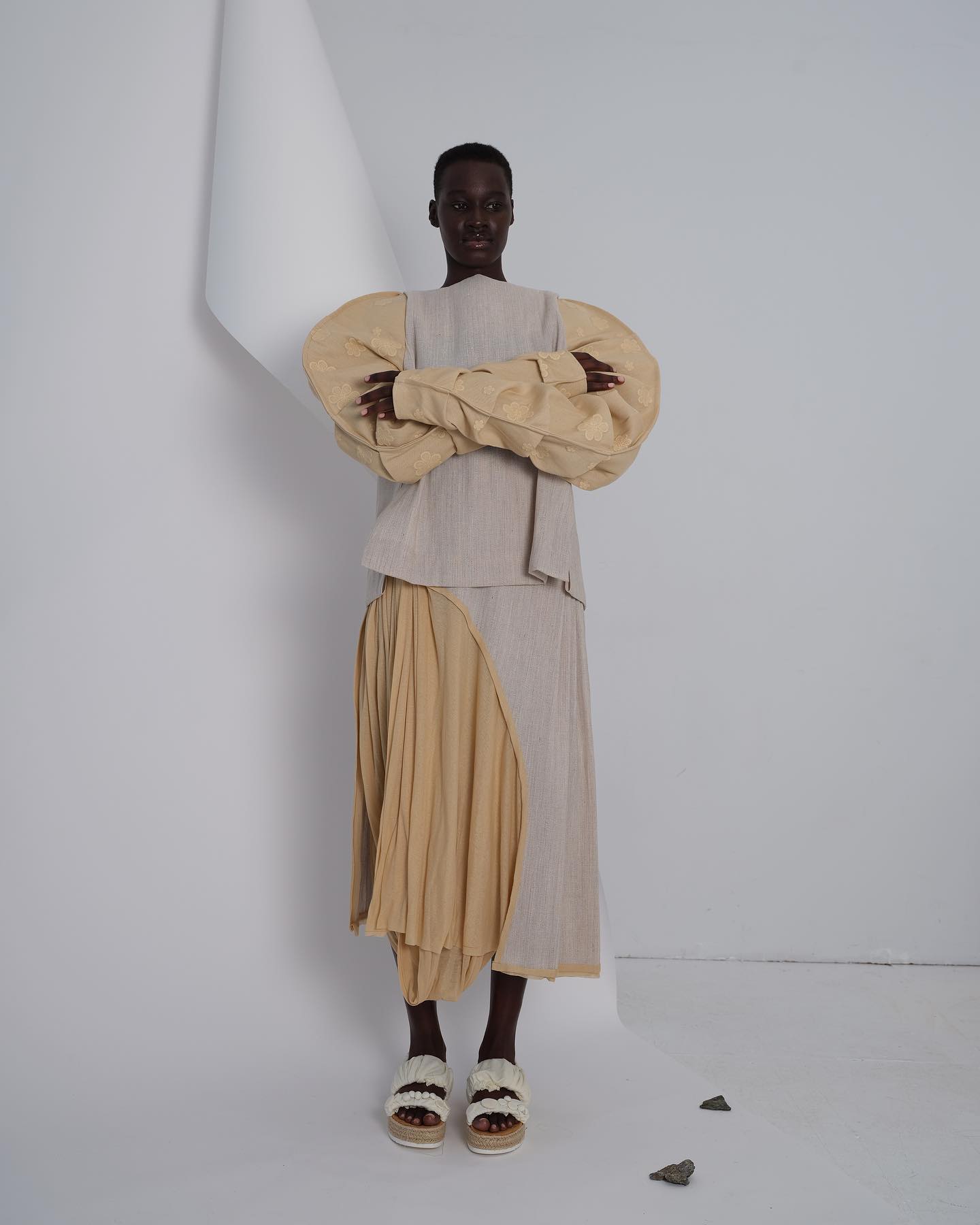 뉴욕 브랜드 Bing, 뉴트럴 톤의 새 컬렉션 공개 — Look 4