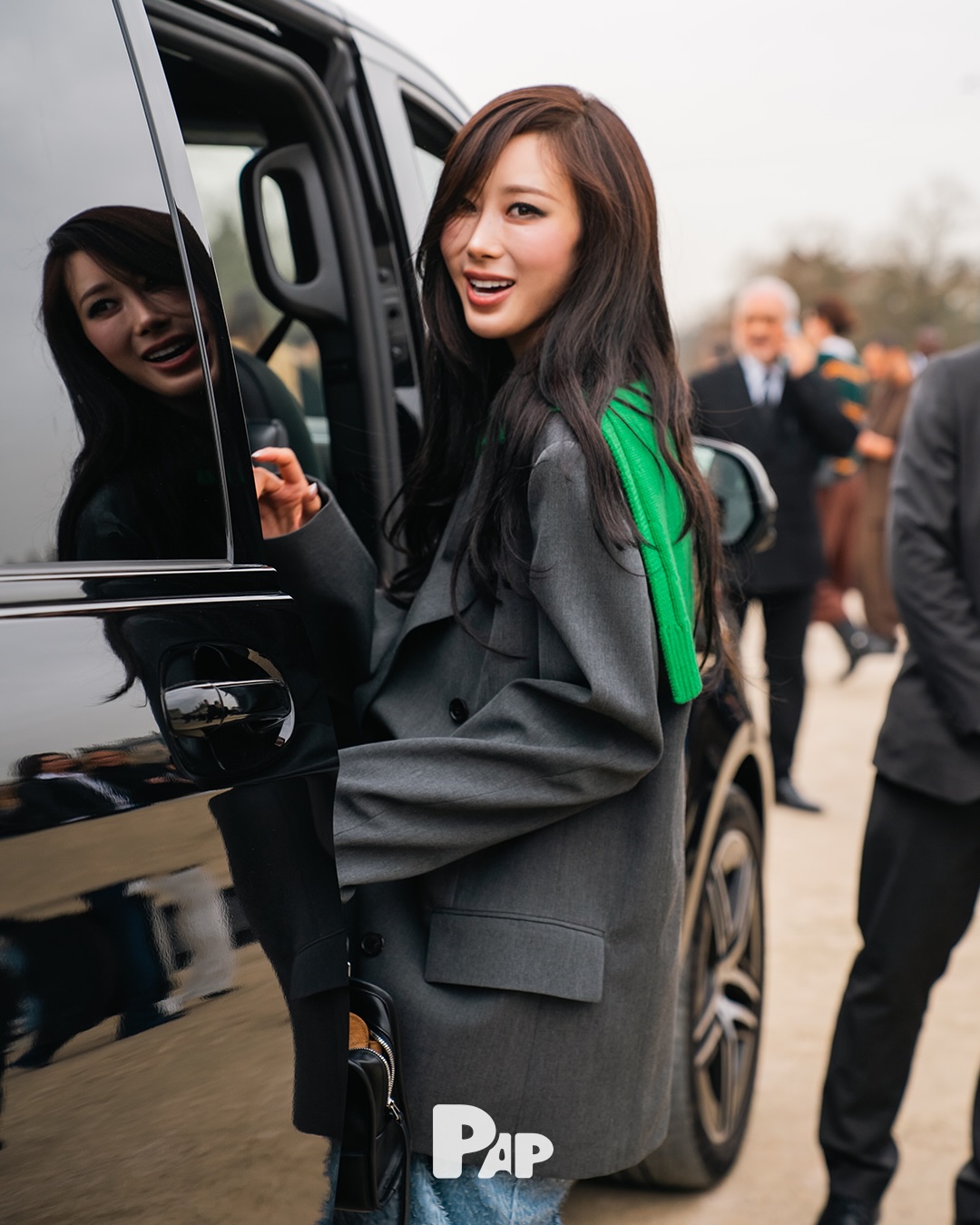 파리에서 만난 송강과 지젤, 로에베 쇼장의 화려한 순간 — Look 8
