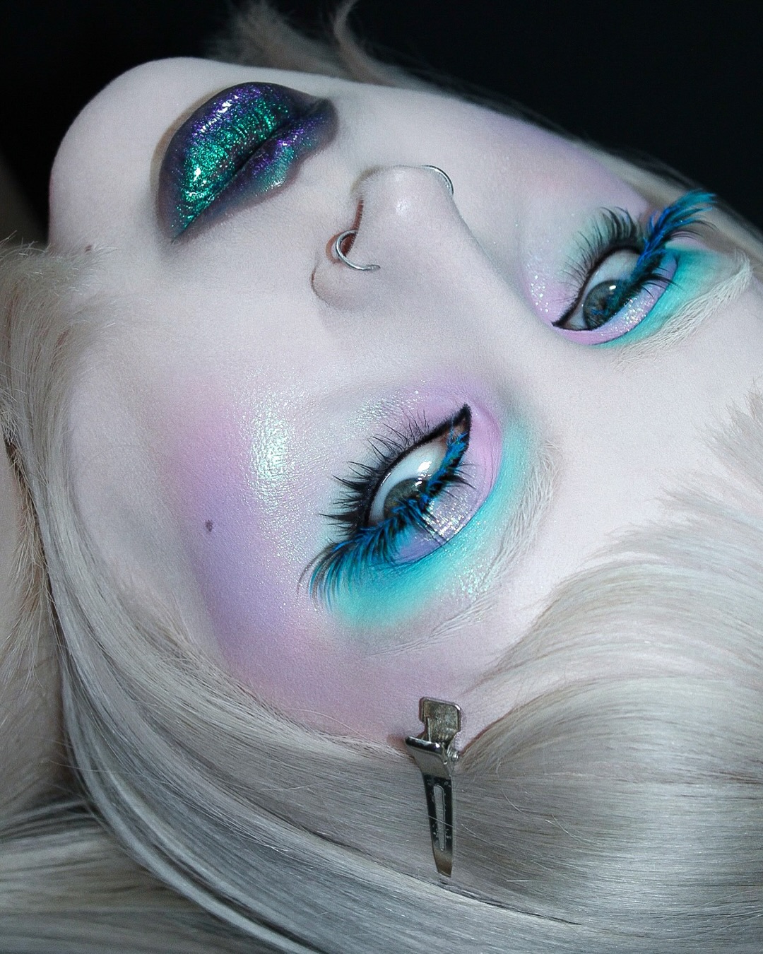 민트코어 메이크업, 2025 봄을 장악하다 — Look 4