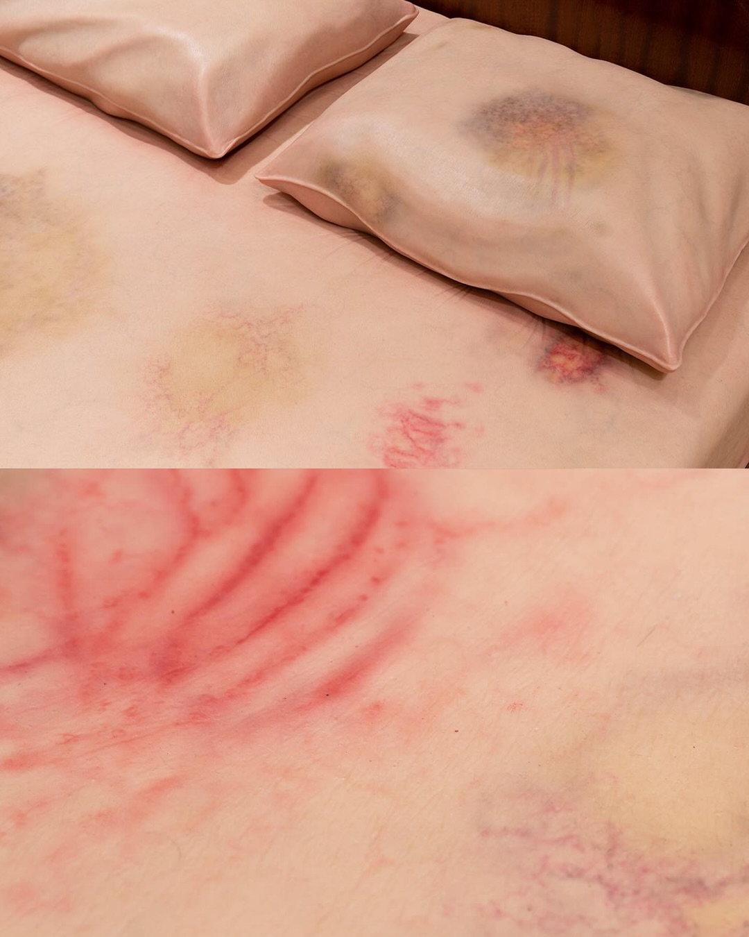 폭력의 흔적을 침대 위에 펼친 설치미술 'The Bed' — Look 4