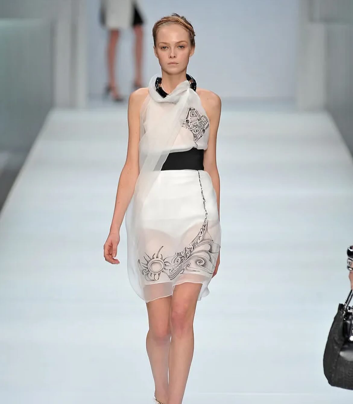 피비 파일로의 셀린느, 2009 S/S 컬렉션 재조명 — Look 2