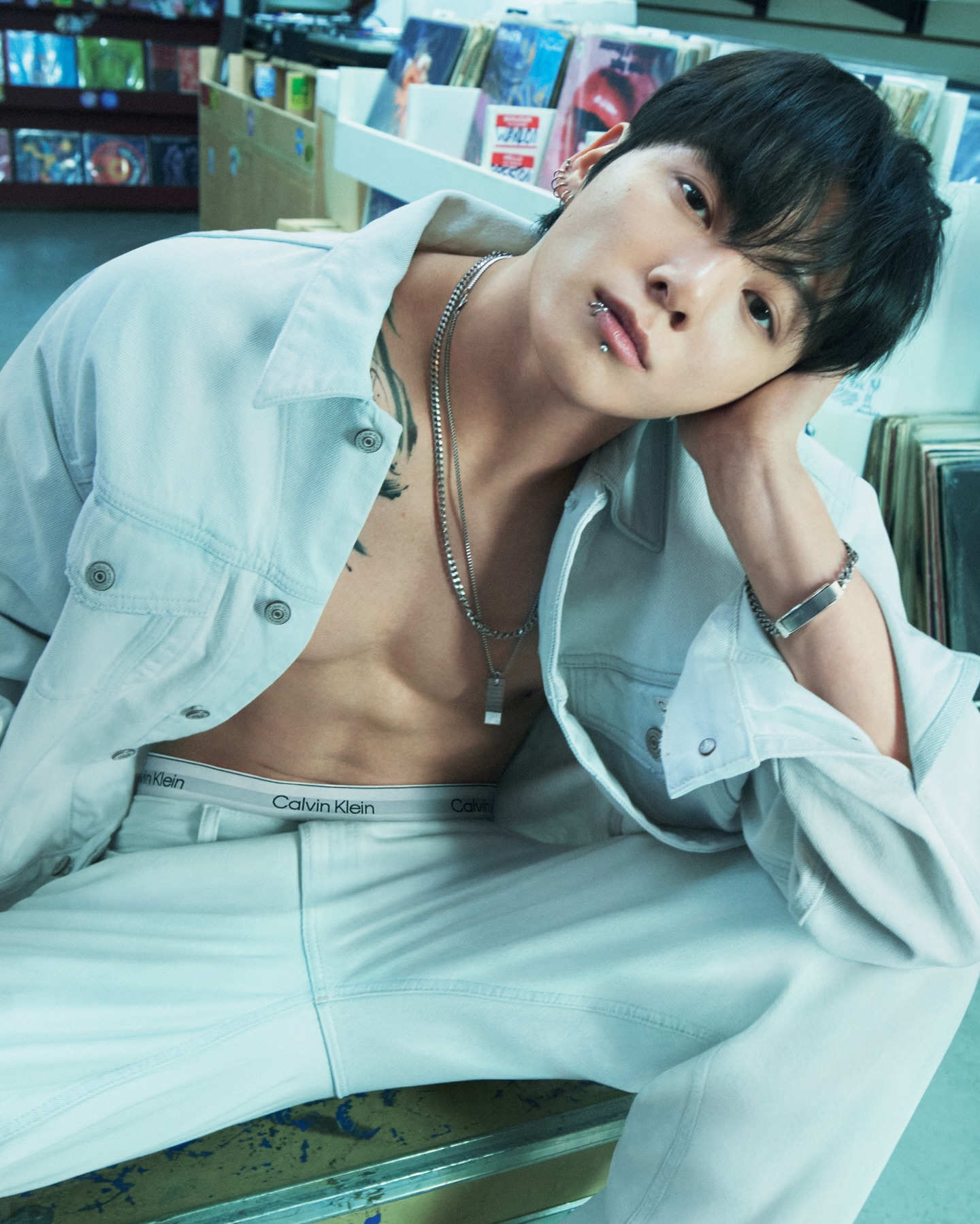 정국, 캘빈클라인 2026 봄 데님 캠페인 공개 — Look 8