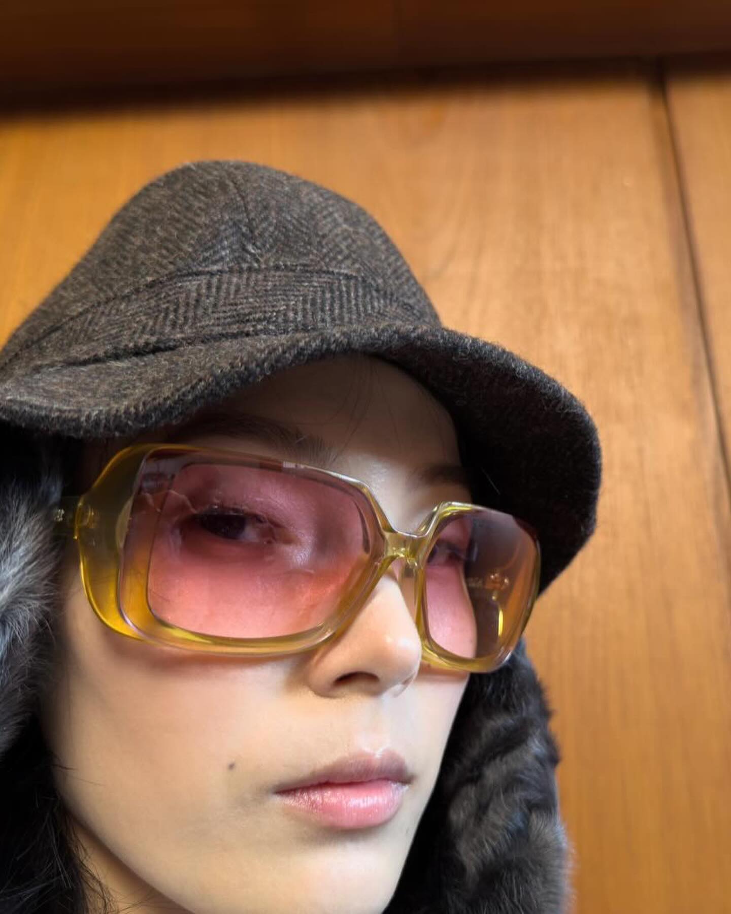 미우미우, FW26 캠페인에서 과감한 앵글로 주목 — Look 2