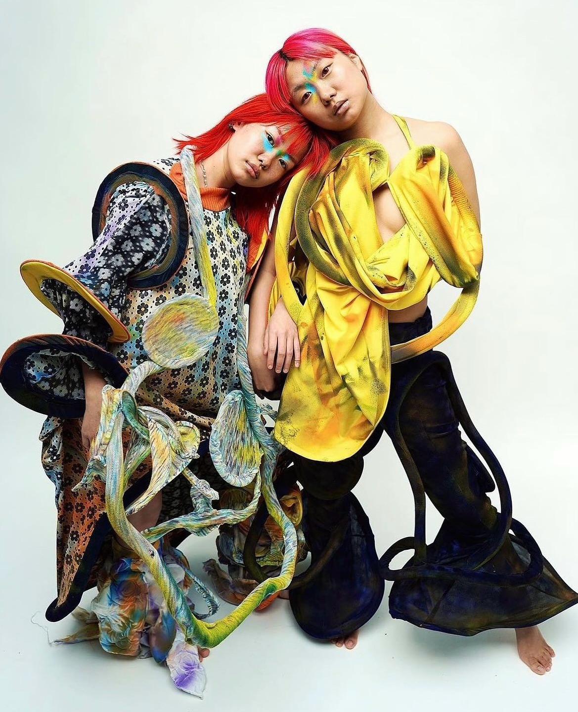 디지털 시대의 감금, 소셜미디어가 만든 현대의 영묘 — Look 5