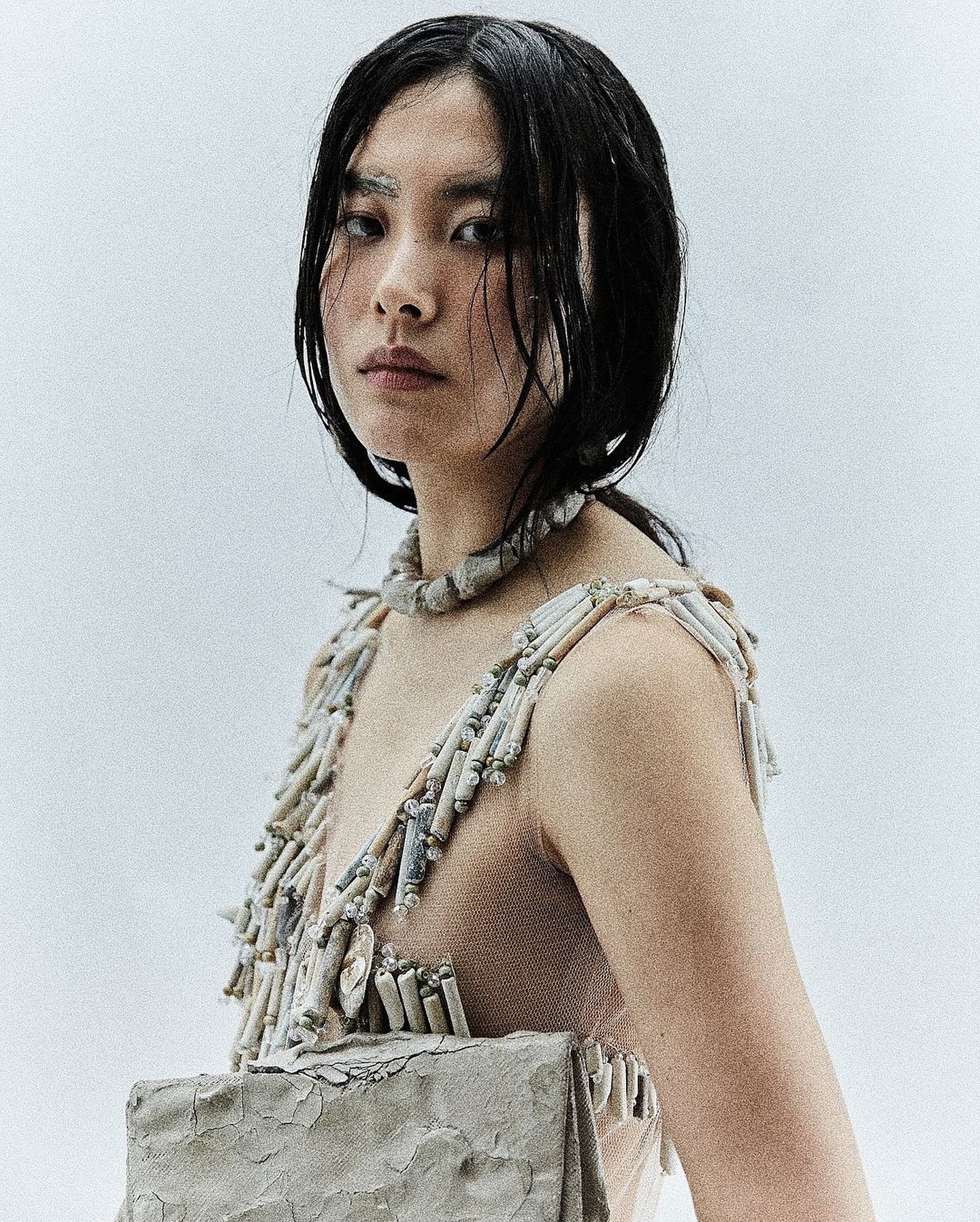 런던 신예 세이브스튜디오, 템스강 진흙으로 만든 2025 봄/여름 컬렉션 — Look 3