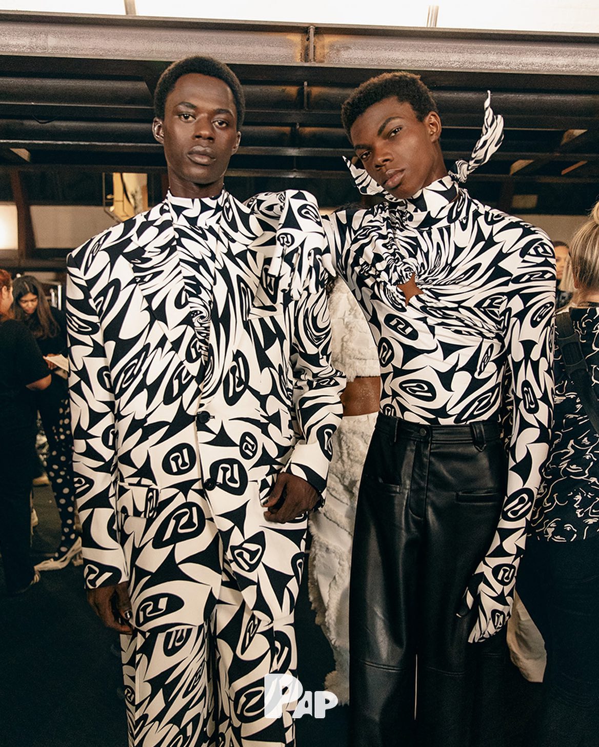 안나키키, 밀라노 패션위크 SS24 백스테이지 — Look 5