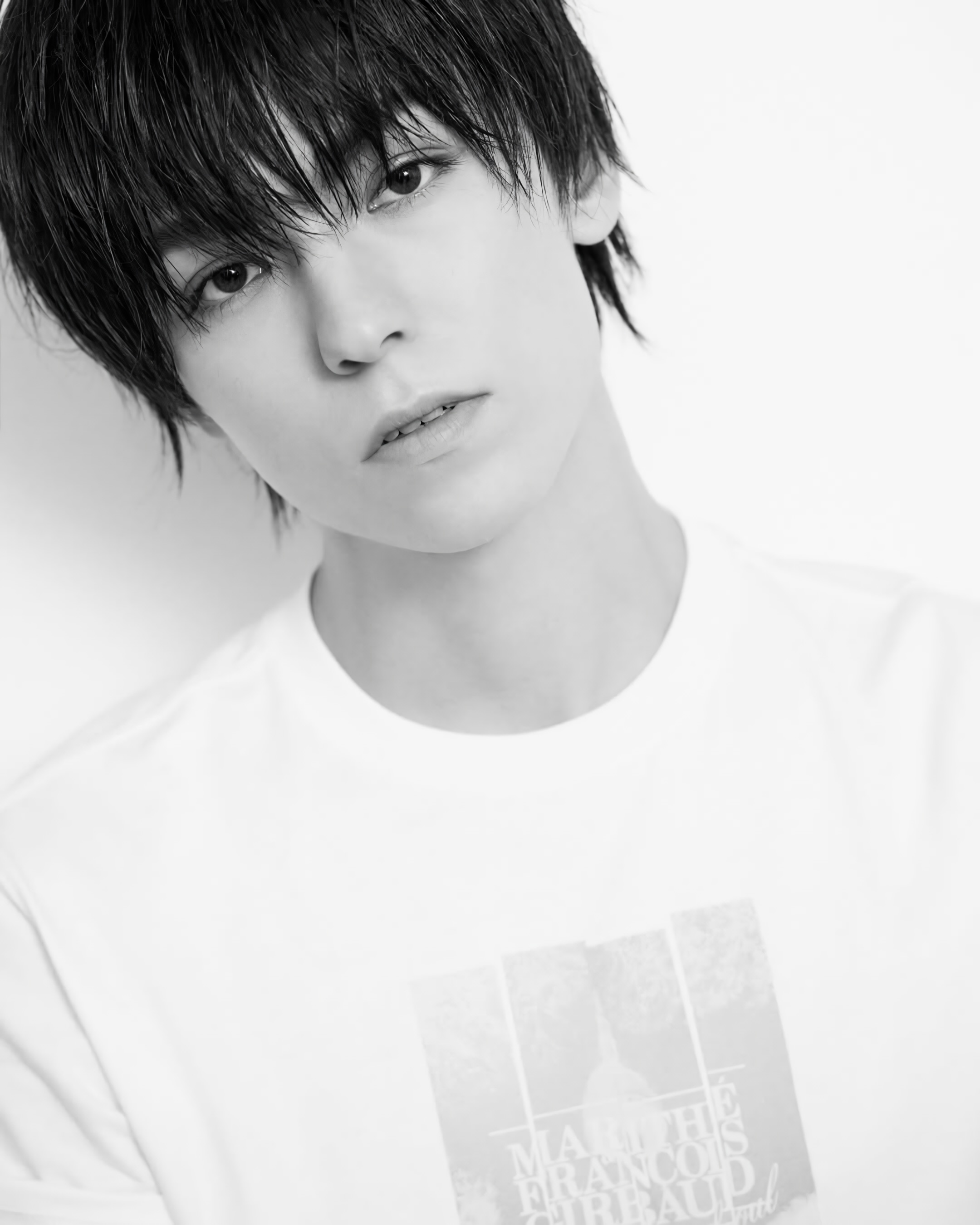 버논은 힘을 뺄수록 더 선명하다 — Look 3