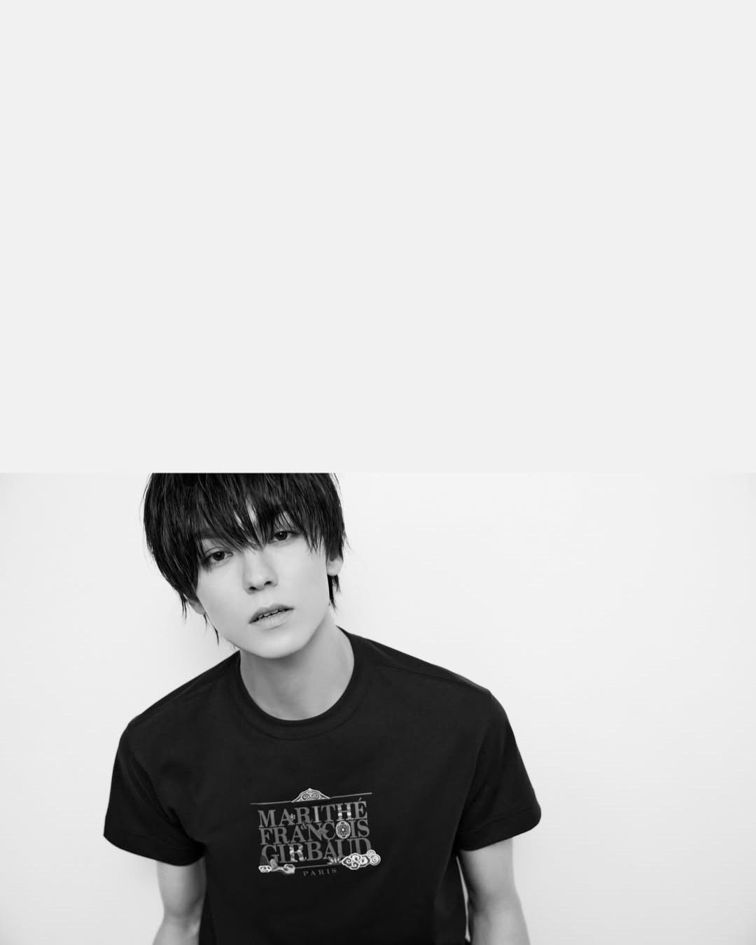 버논은 힘을 뺄수록 더 선명하다 — Look 4
