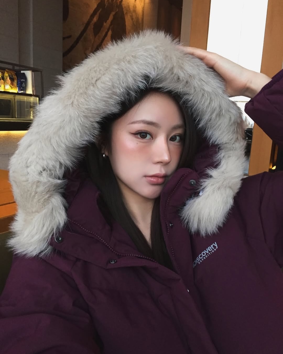 디스커버리 익스페디션, 겨울 스타일과 기능을 동시에 완성하는 프리미엄 패딩 라인 — Look 4
