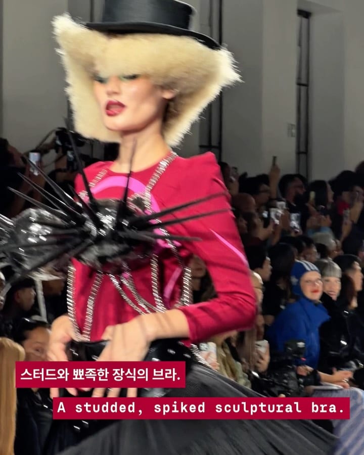 준야 와타나베가 만든 낯선 여성의 실루엣 — junya watanabe, Look 2