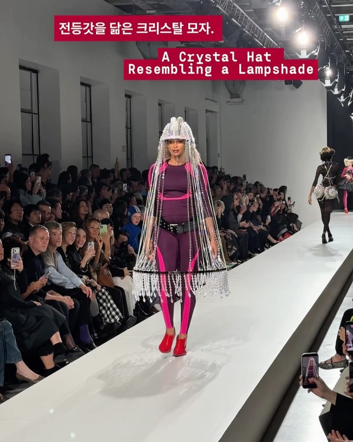 준야 와타나베가 만든 낯선 여성의 실루엣 — junya watanabe, Look 5