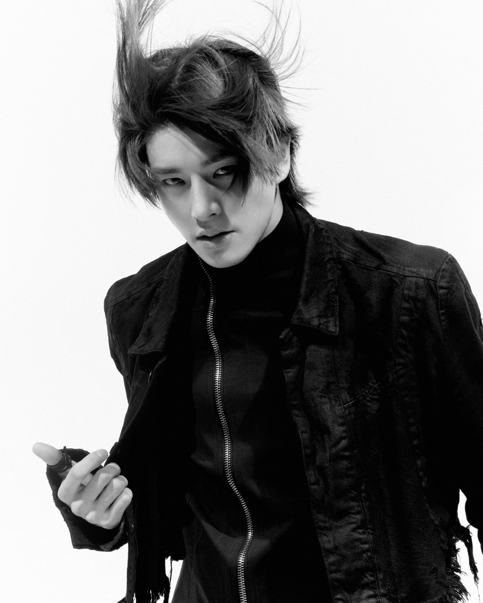 색을 지우자 엔하이픈이 선명해졌다 — Look 5