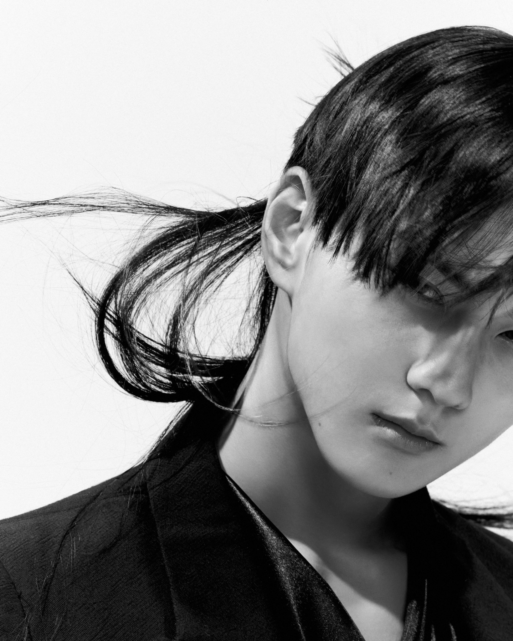 색을 지우자 엔하이픈이 선명해졌다 — Look 7