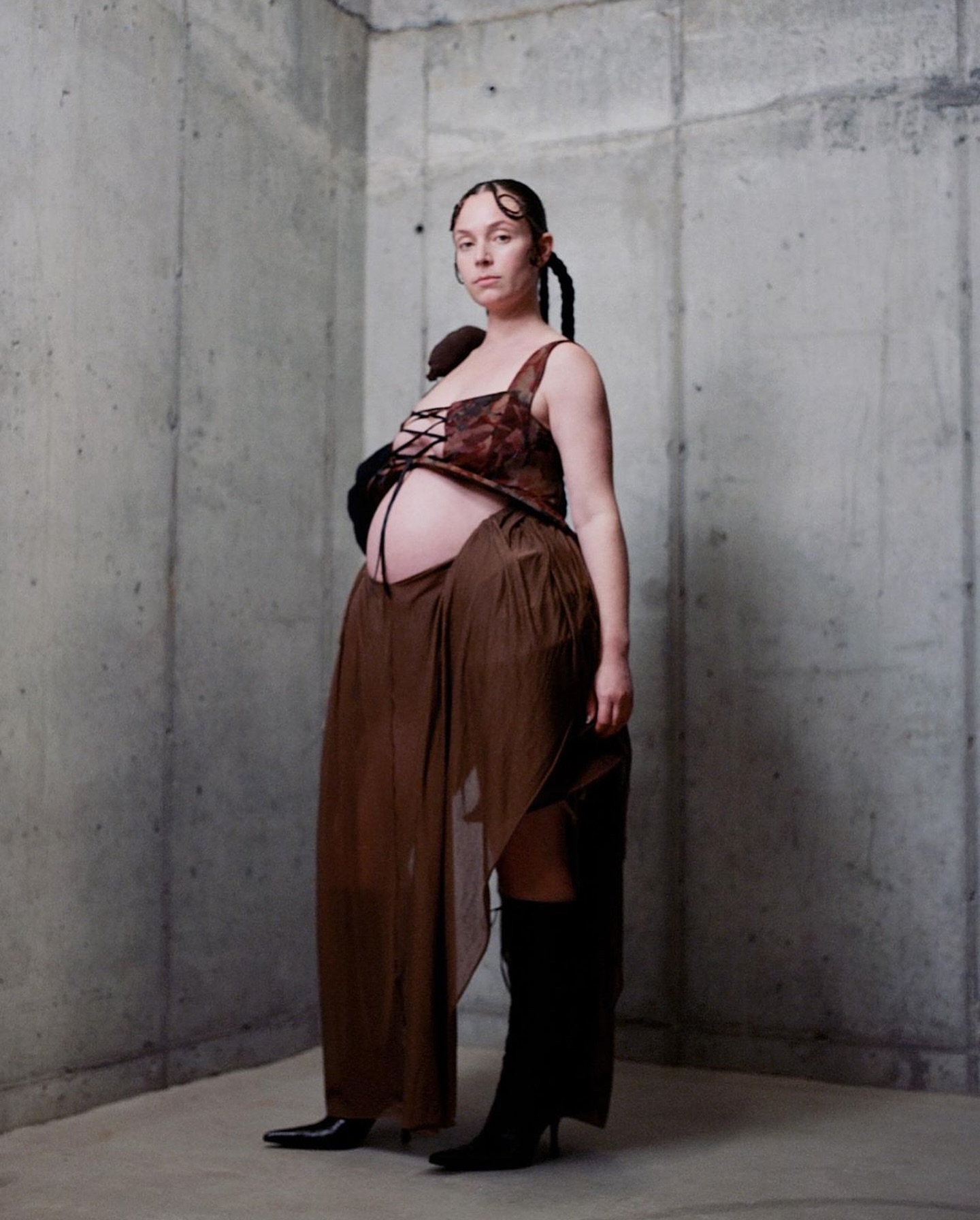 죽은 것에 새 생명을 불어넣는 패션, Zoe Gustavia Anna Whalen의 'LIFE OF HOUSEFLY' AW24 — Look 3