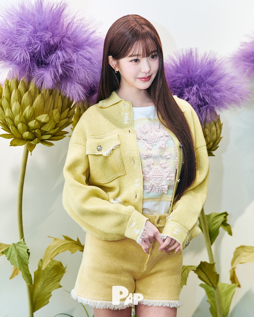 장원영이 입은 배리의 캐시미어 언어, 성수에서 다시 쓰다 — Cover