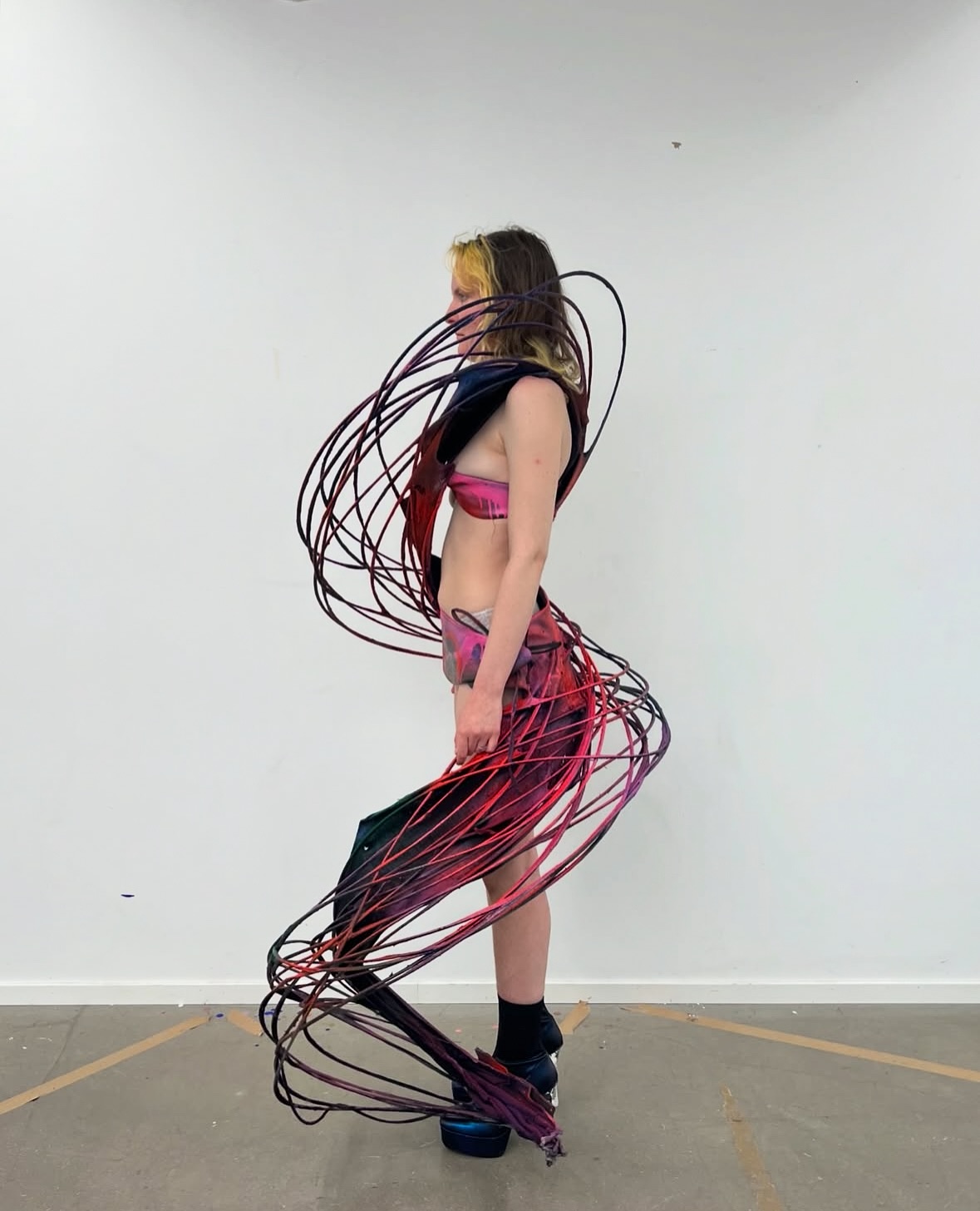 니트웨어가 조각이 될 때, Yeru Sanka의 'Sculpted Space' — Look 4