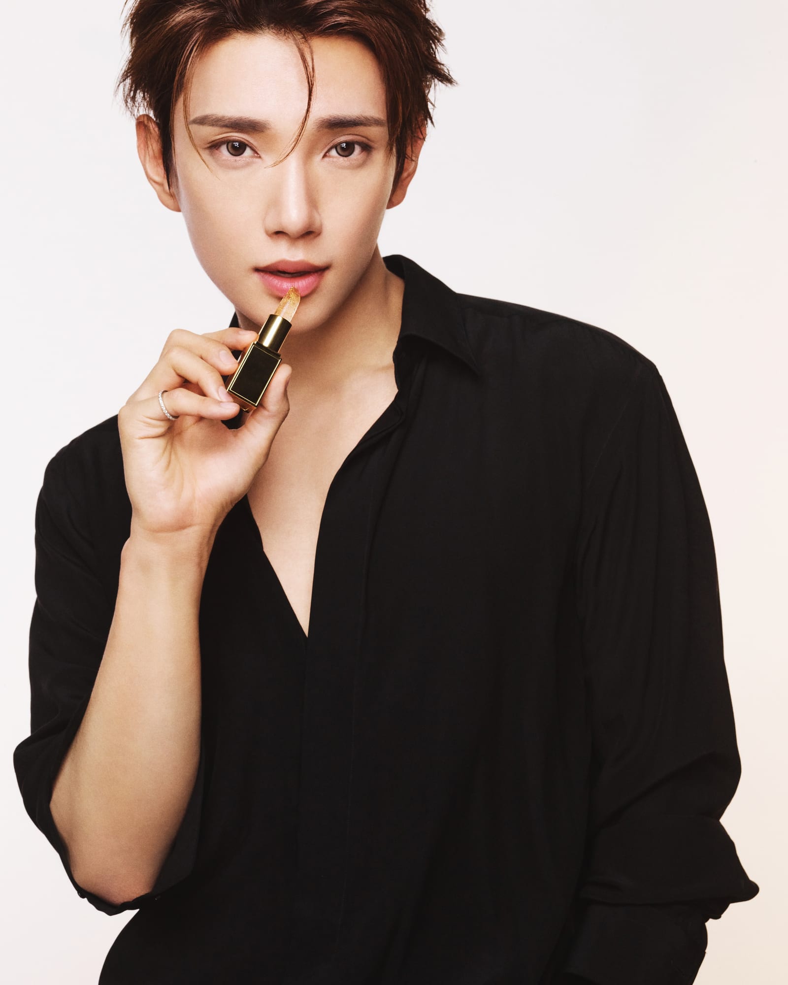 조슈아가 건네는 향, 오드 우드와 오드 보이저 — joshua, Look 5
