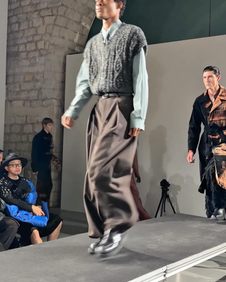 파리 남성 패션 위크 2026 FW DAY 5, 테일러링으로 귀결된 일주일 — Look 8