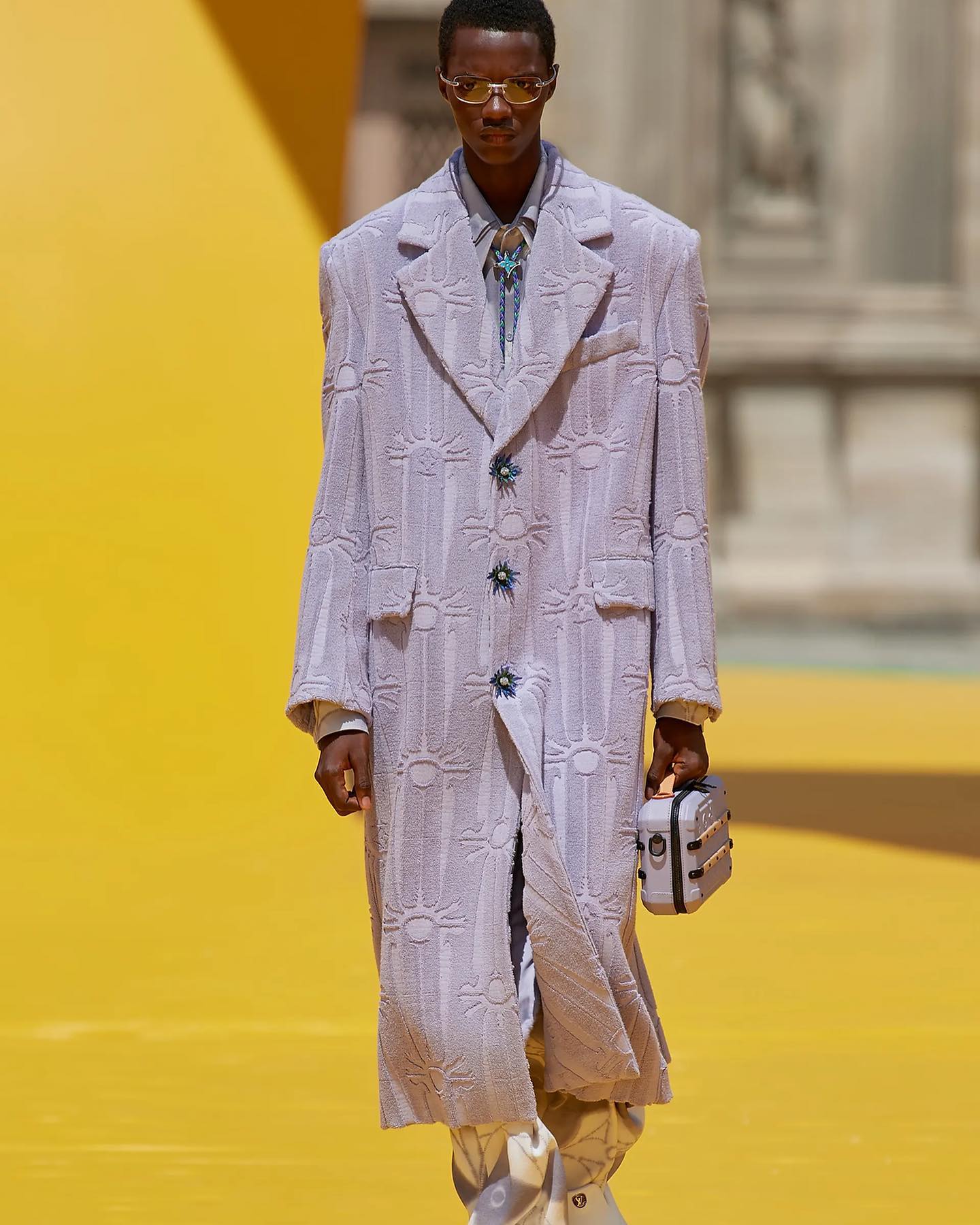 루이 비통, 2023 봄/여름 컬렉션 공개 — Look 2