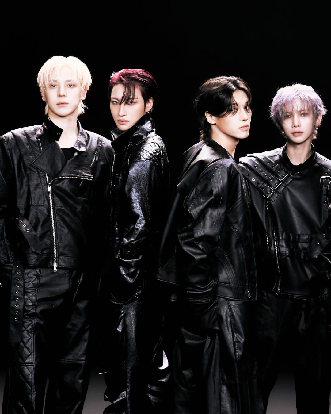 궁궐에서 펼쳐지는 에이티즈의 특별한 무대 — ateez, Look 2