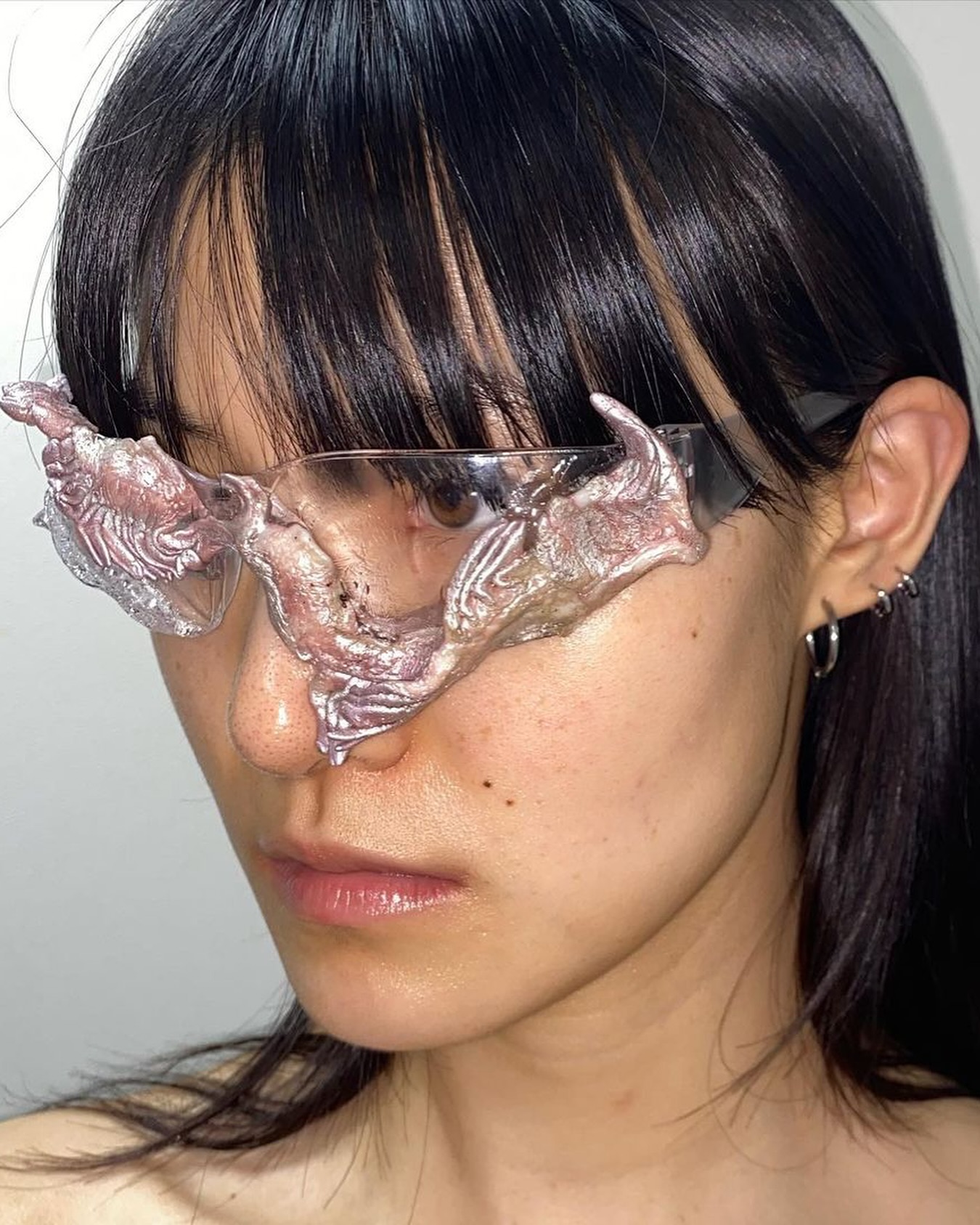 폐품이 보석이 되는 순간, 백솜의 포스트 아포칼립스 주얼리 — Look 4