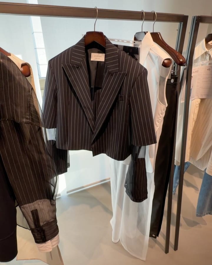 뜨거워지는 지구에서 옷은 어떻게 가벼워질까 — sportmax, Look 7