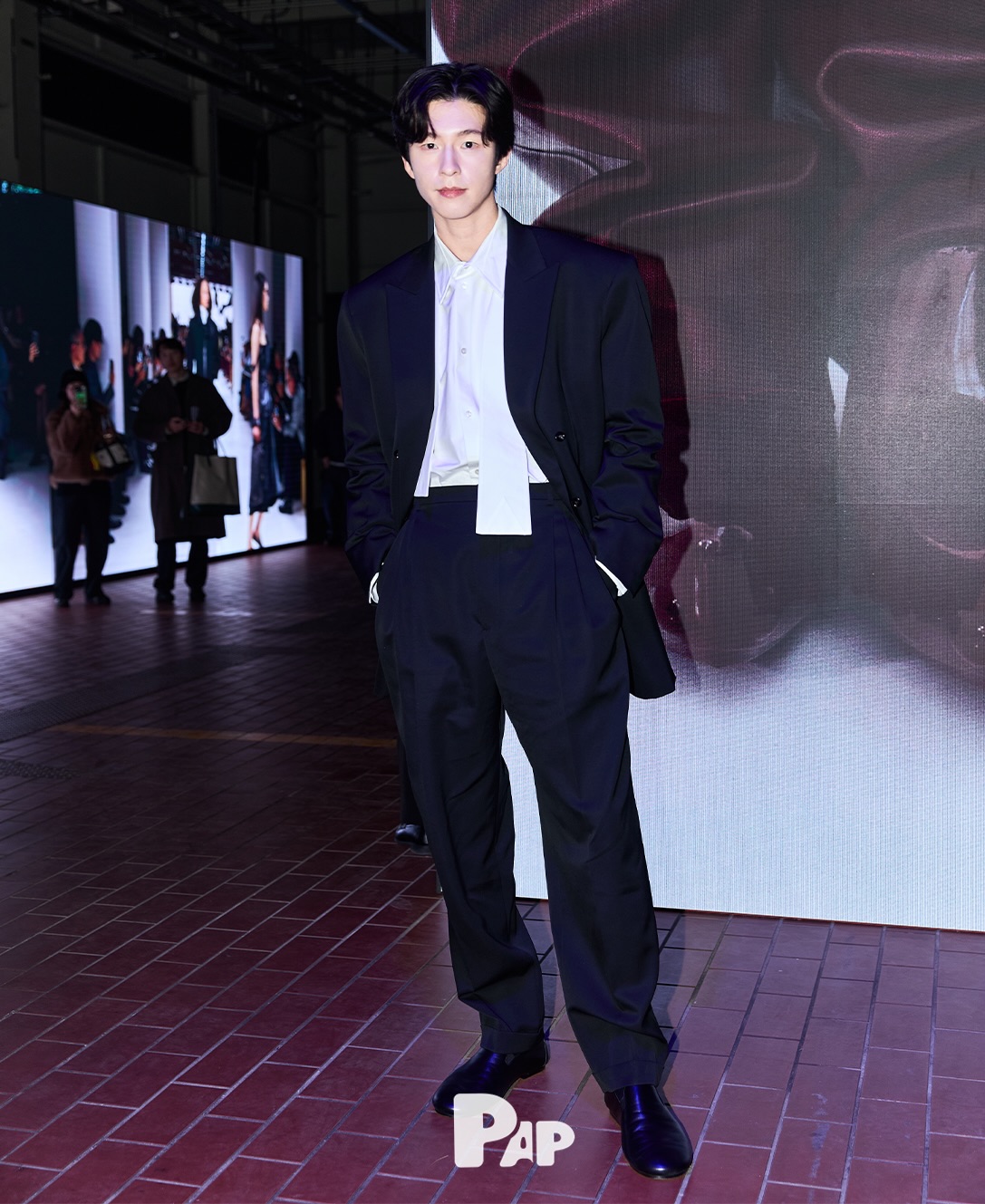 보테가 베네타 2026 여름, 루이즈 트로터의 첫 장을 열다 — Look 5
