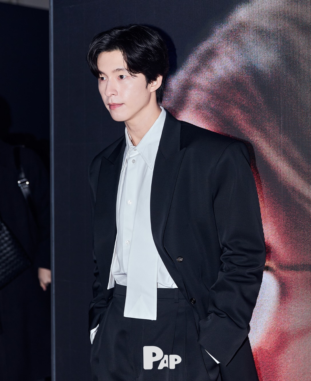 보테가 베네타 2026 여름, 루이즈 트로터의 첫 장을 열다 — Look 10
