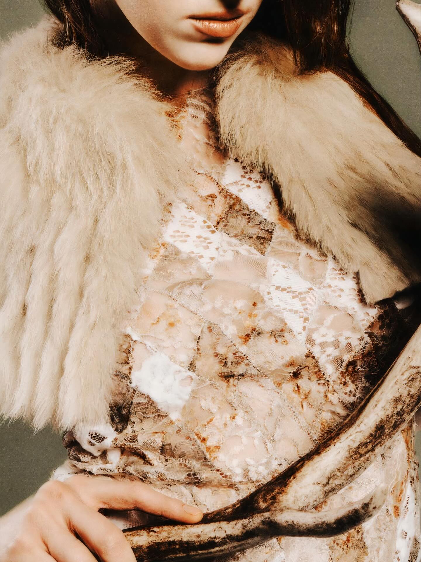 TZUSHCHI, 성스러움과 세속 사이를 탐구하는 새 컬렉션 공개 — Look 6