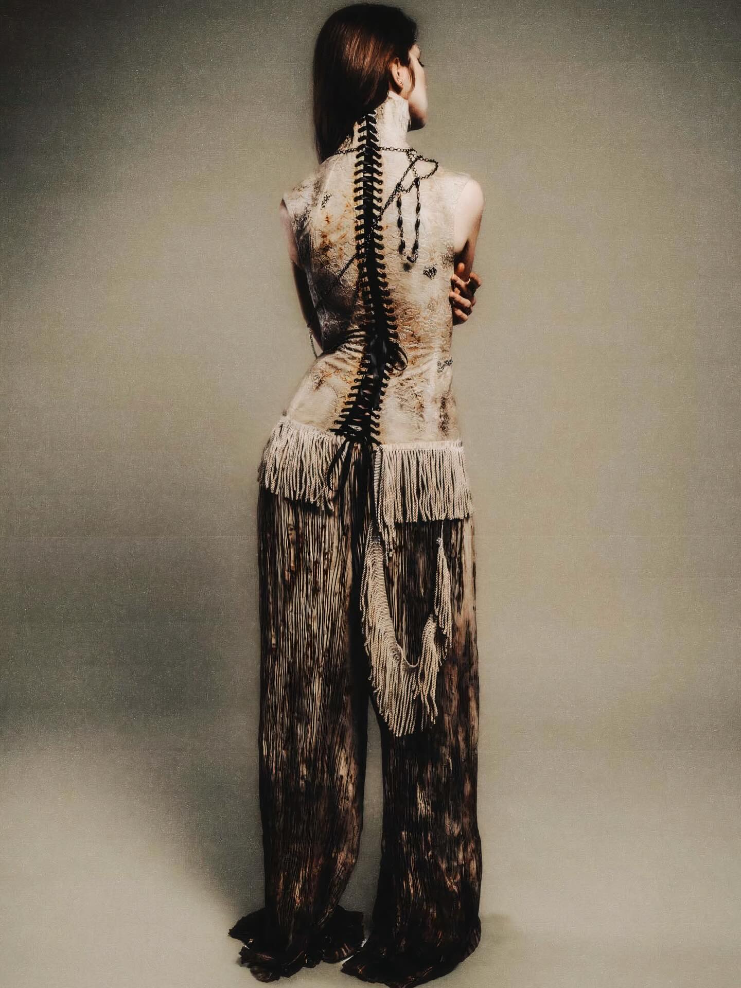 TZUSHCHI, 성스러움과 세속 사이를 탐구하는 새 컬렉션 공개 — Look 8