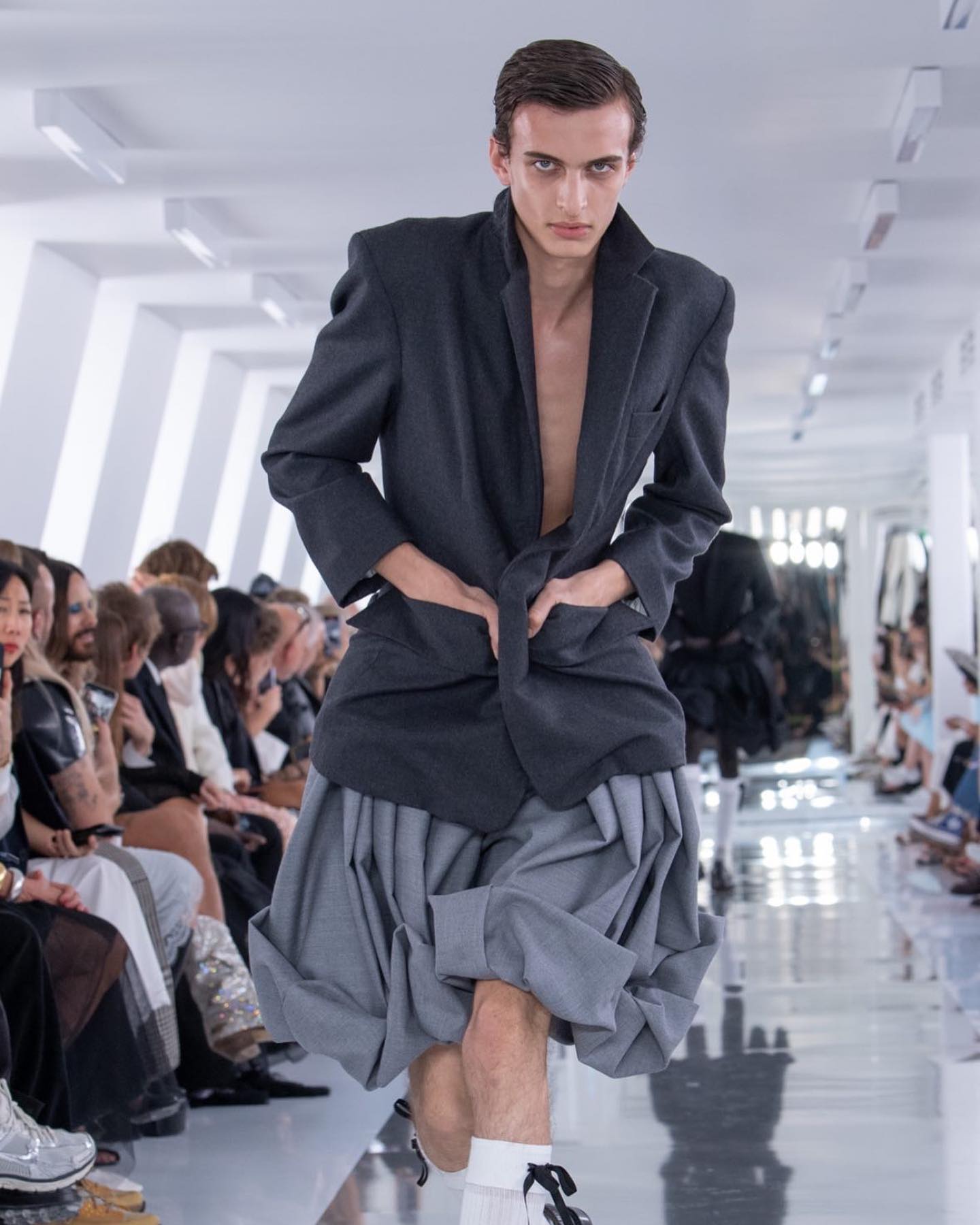 메종 마르지엘라, 런웨이의 관습을 해체하다 — Look 5