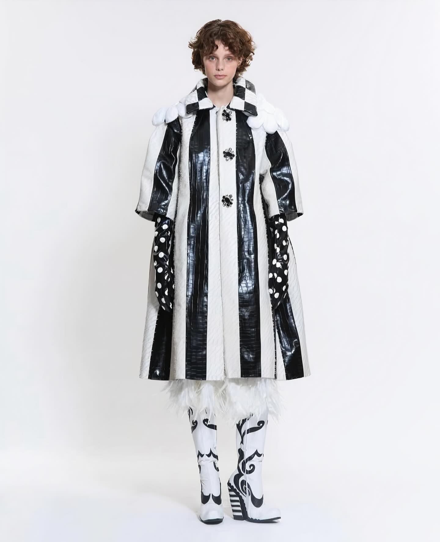 안나엘 레우딩크, 앤트워프가 키운 초현실주의 신예 — Look 3