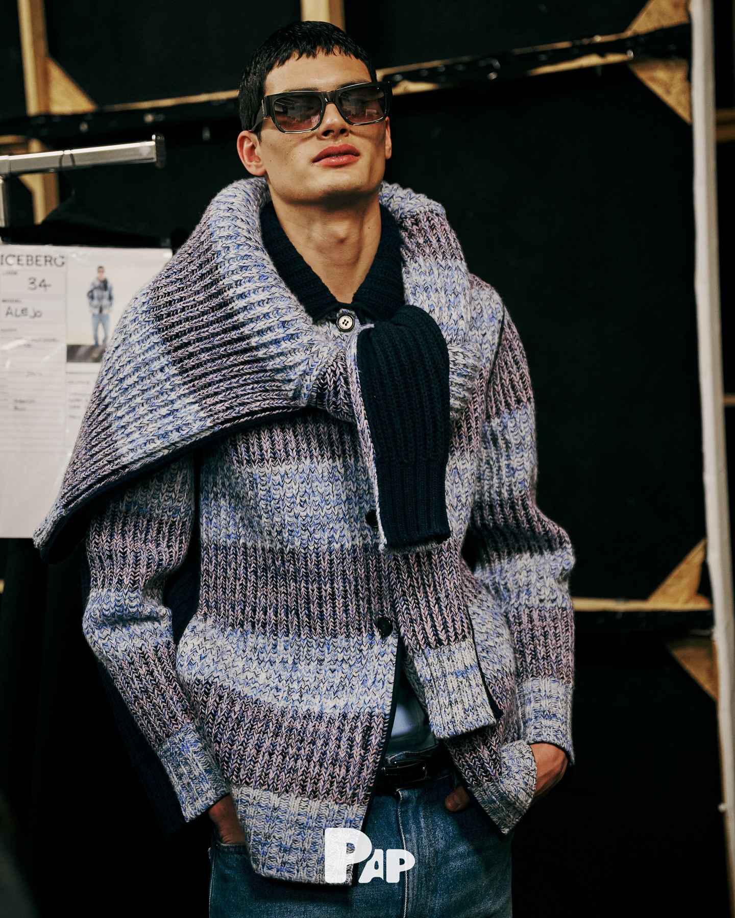 아이스버그 25FW, 백스테이지에서 완성된 클래식 카리스마 — Look 4