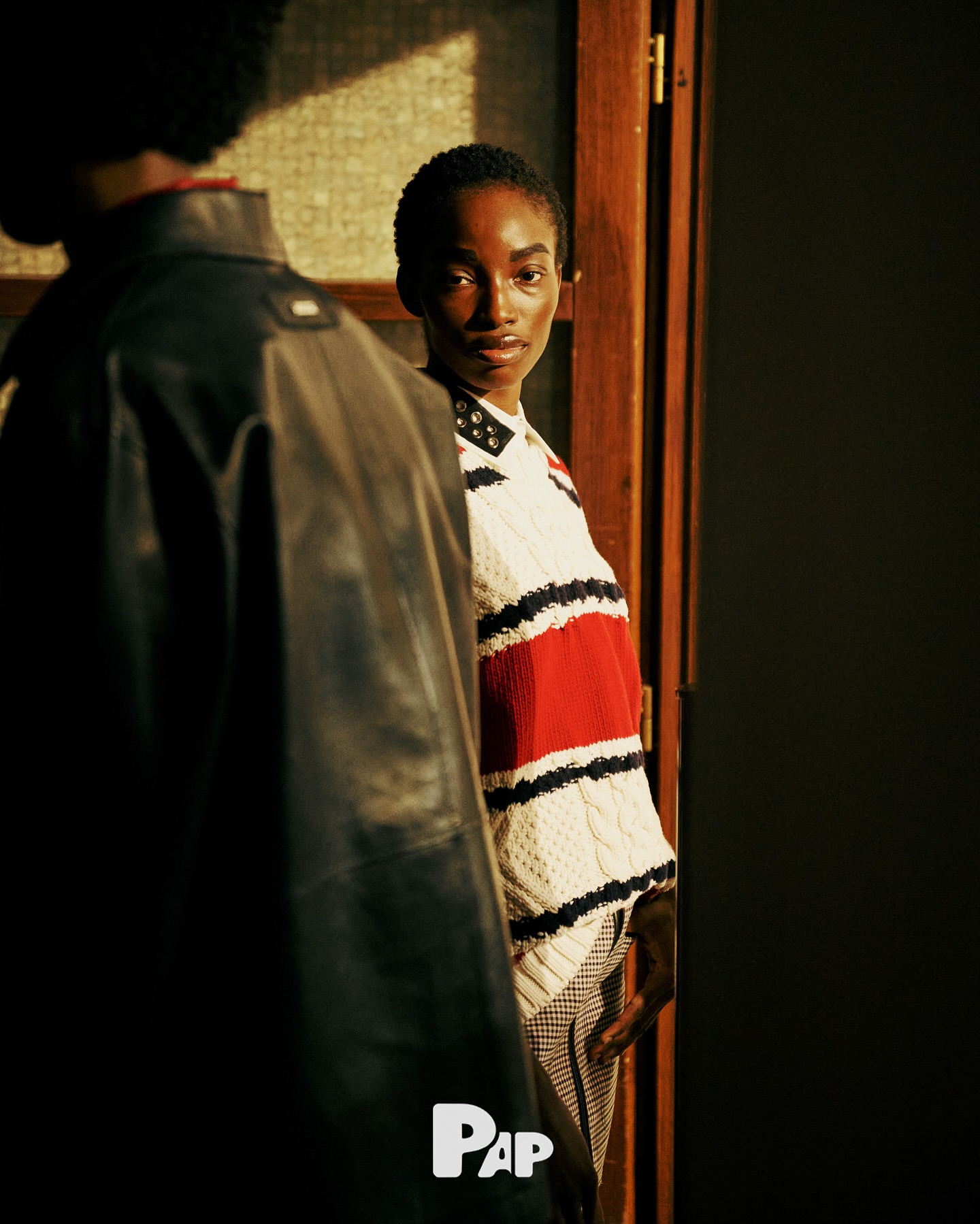 아이스버그 25FW, 백스테이지에서 완성된 클래식 카리스마 — Look 6