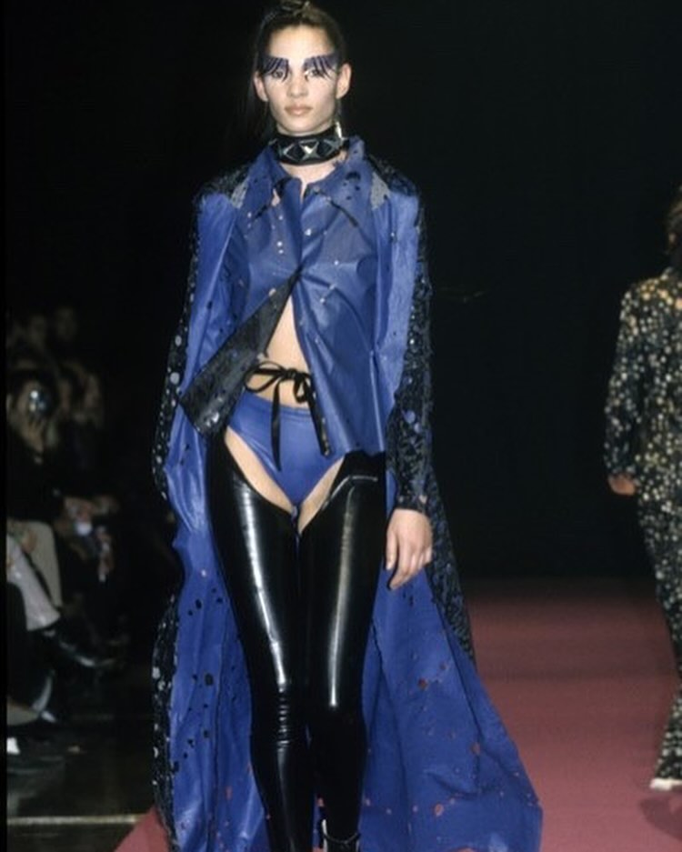 요시키 히시누마의 1997 AW, 펑크와 텍스타일 실험이 만난 런웨이 — Look 7