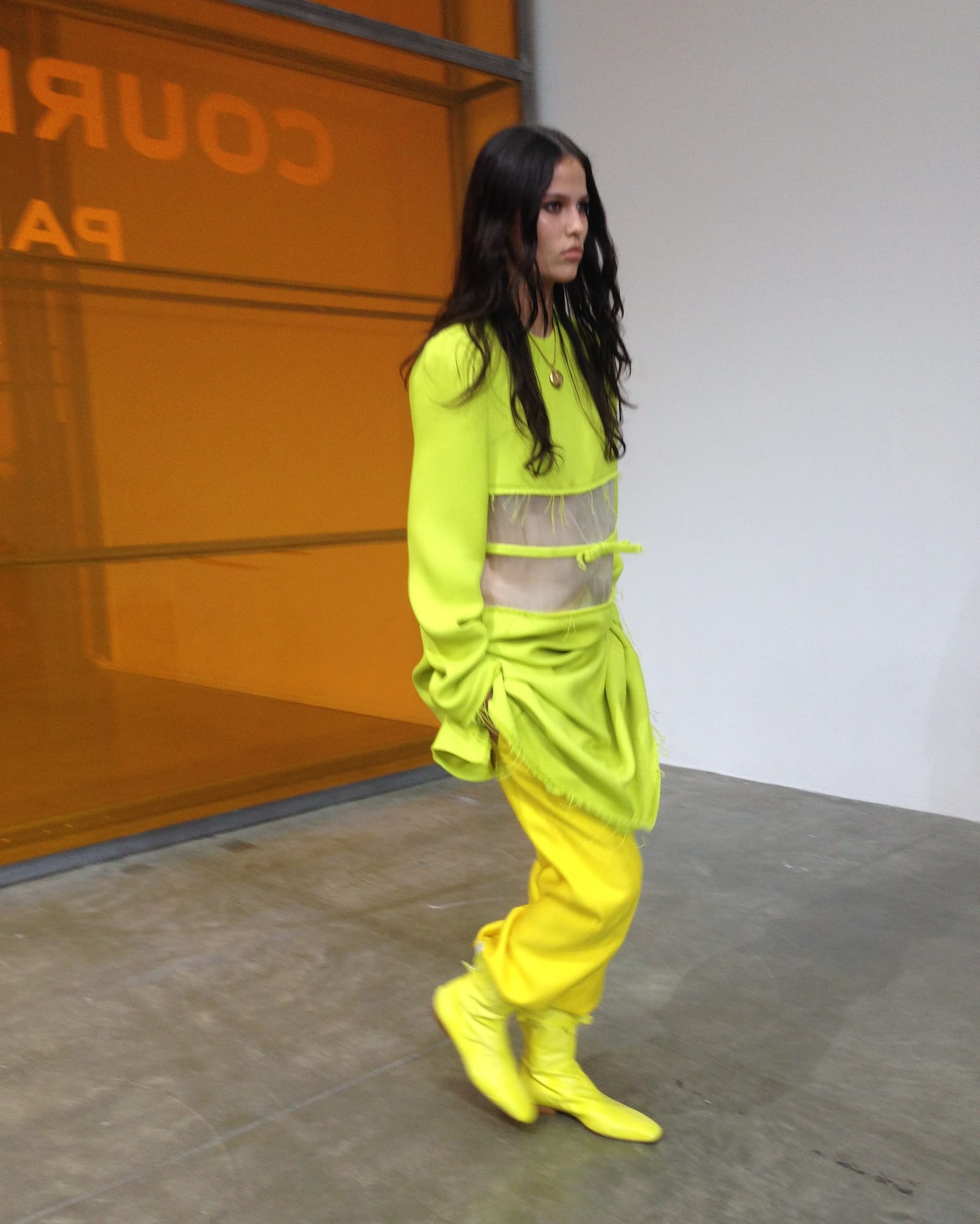 아이폰 5c로 담은 꾸레쥬의 미래 — courreges, Look 5