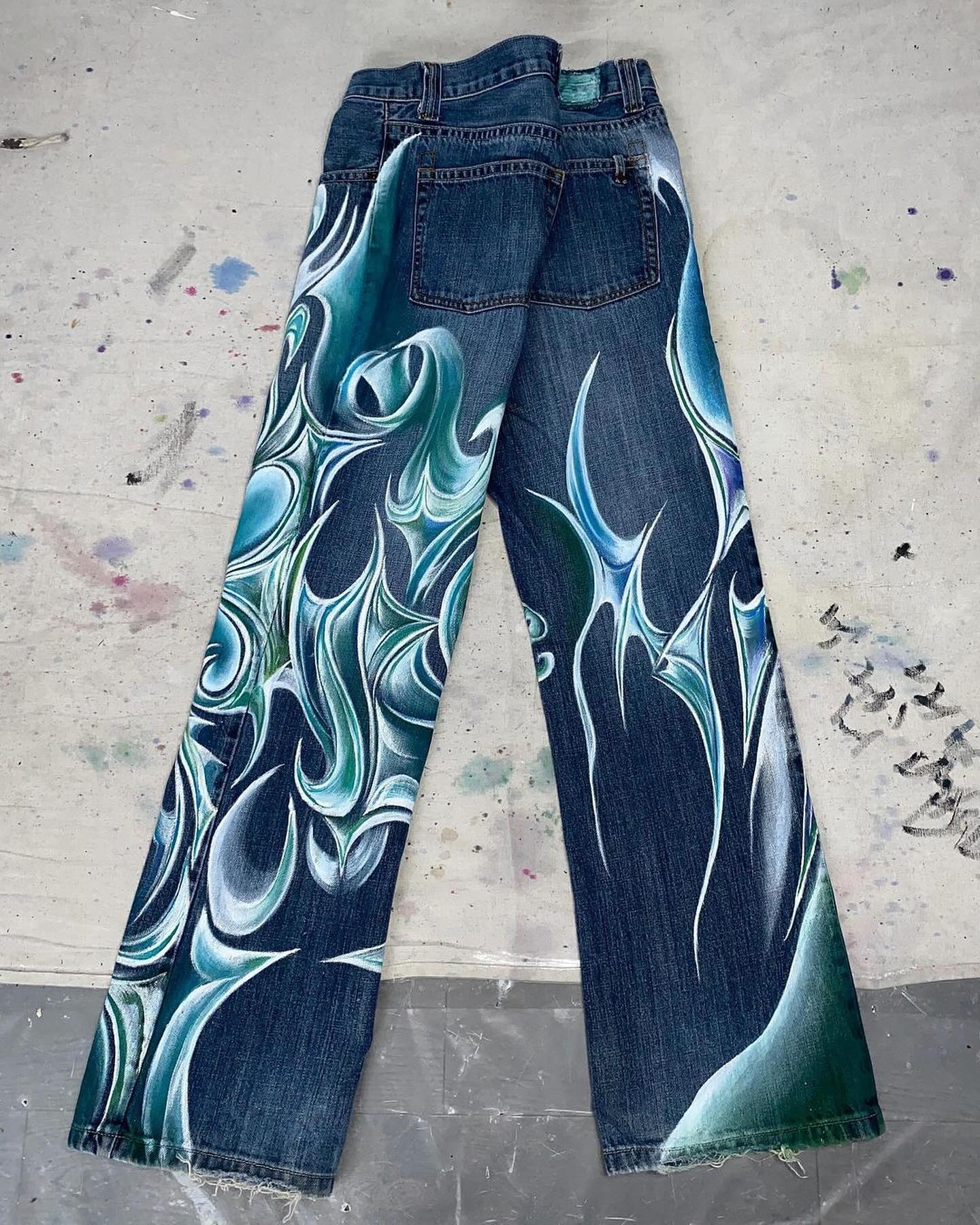 윈도우 화면보호기가 데님이 되다 — Look 3