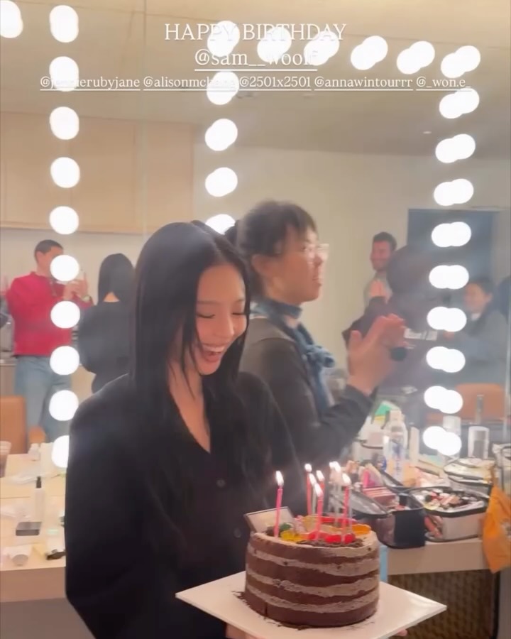 제니, 스타일리스트 샘 울프 생일 깜짝 파티 — jennie, Look 2