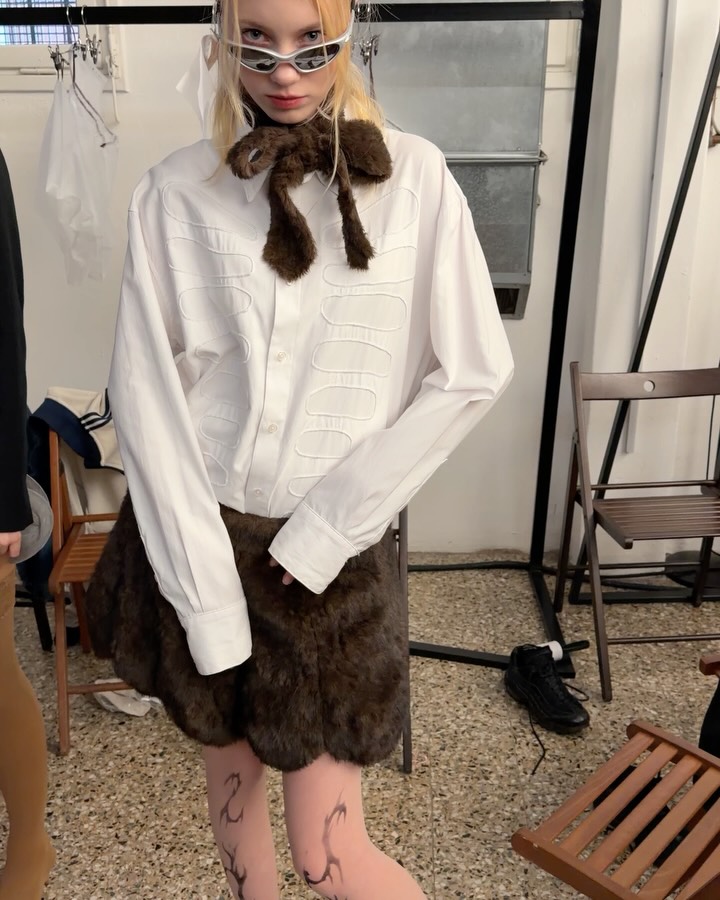 아바바브, '여성적 시선'으로 재정의한 2026 F/W — Look 9