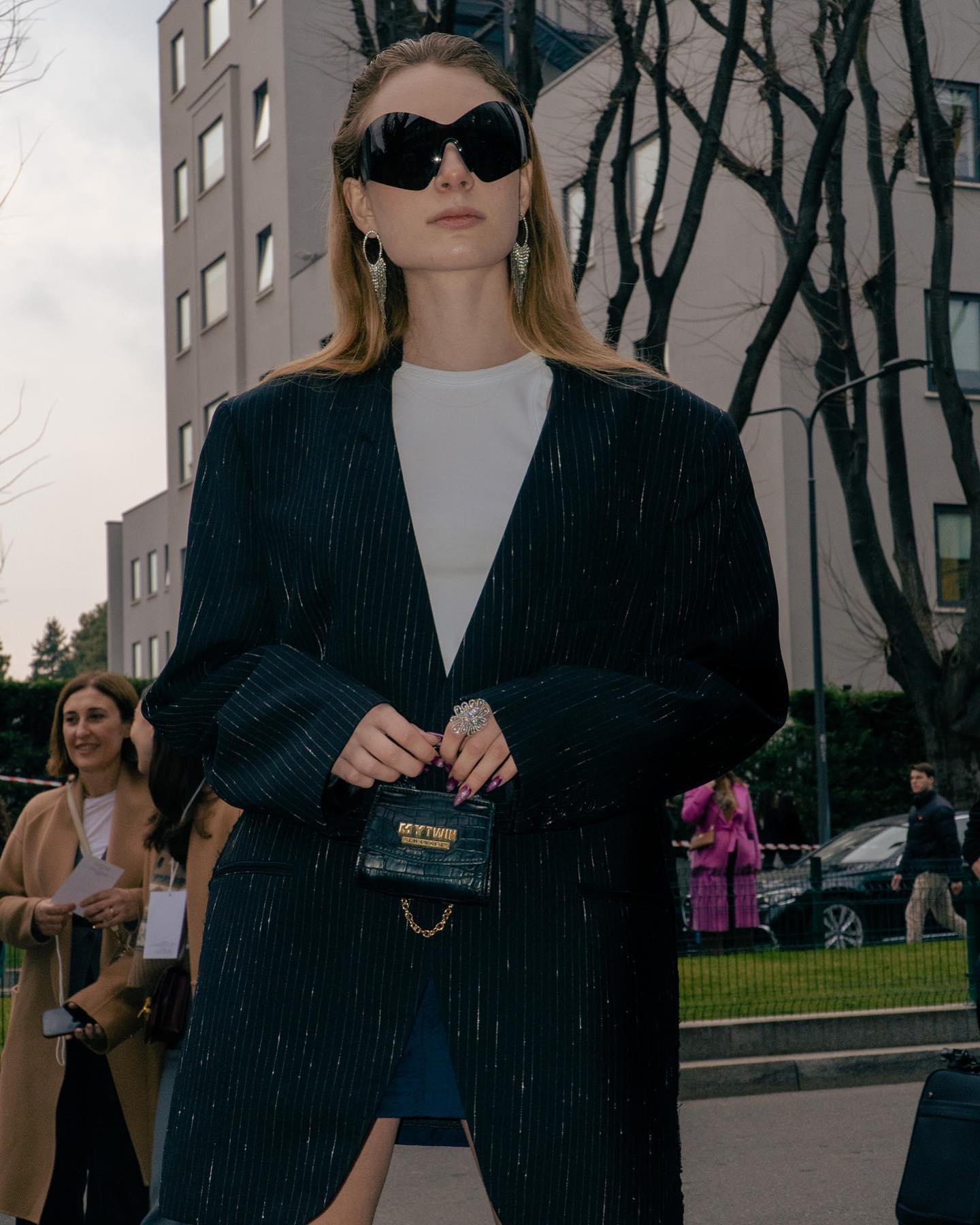 밀라노 패션위크 FW23 스트리트 스타일, 미래적 아방가르드의 정수 — Look 9