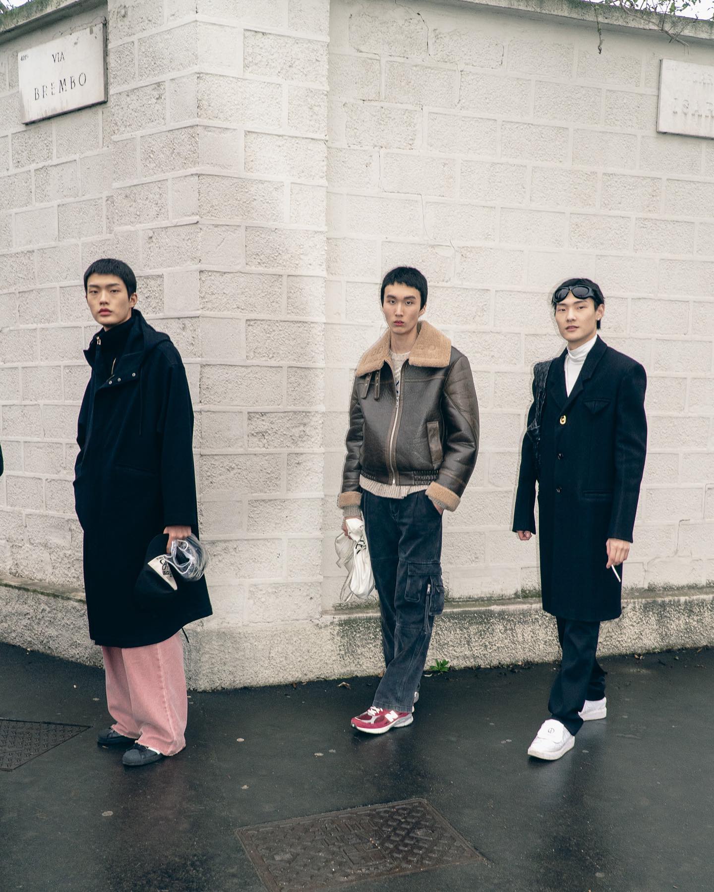 밀라노 패션 위크의 거리, 올블랙 시크함의 정석 — Look 10