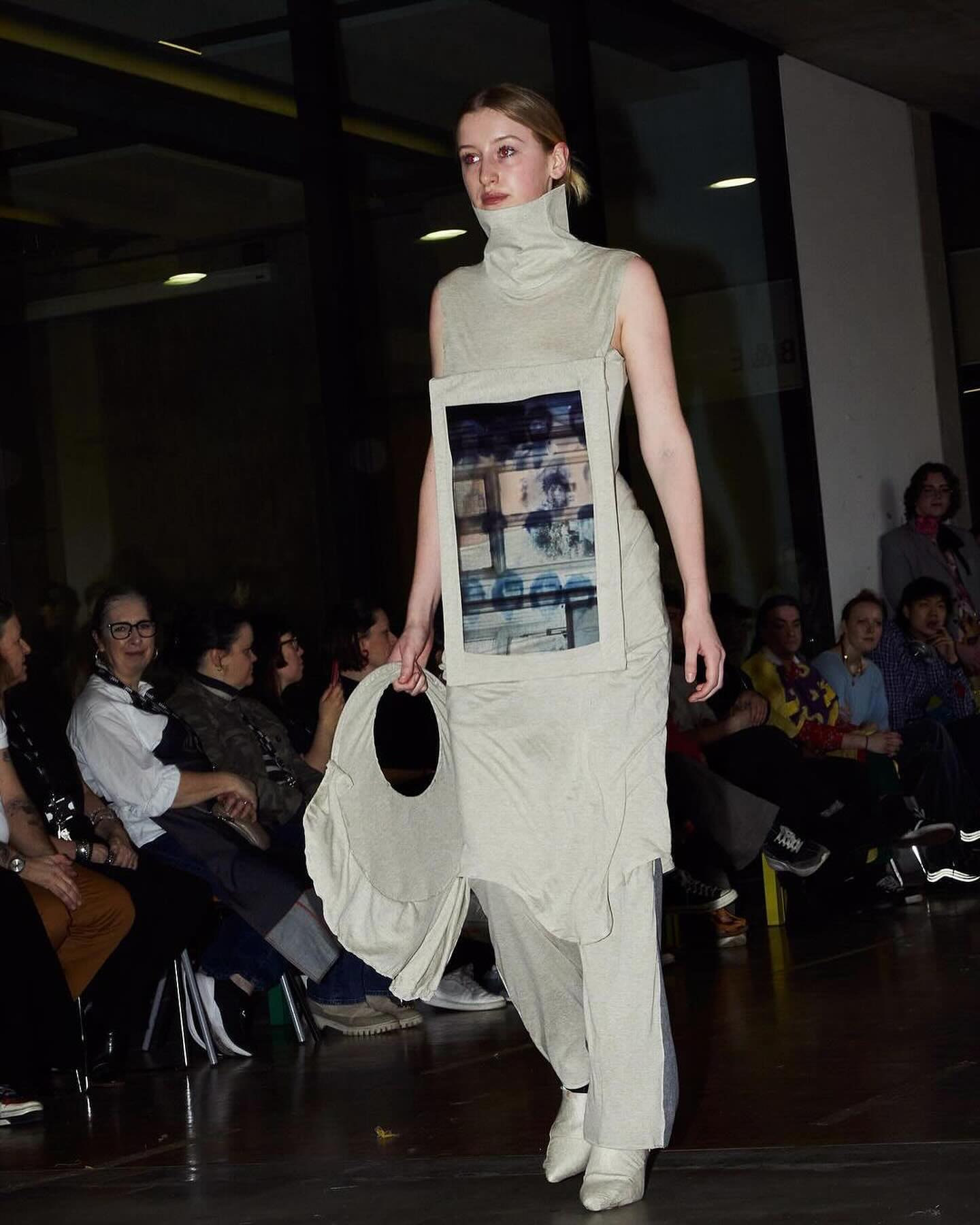 영화에서 시작된 해체주의, 살리의 디텐션 프로젝트 — Look 5