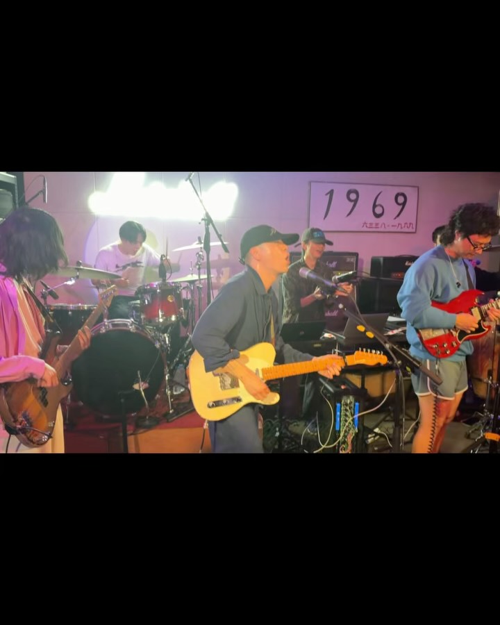 혁오와 마샬, 연남동에서 울린 라이브의 에너지 — hyukoh, Look 5