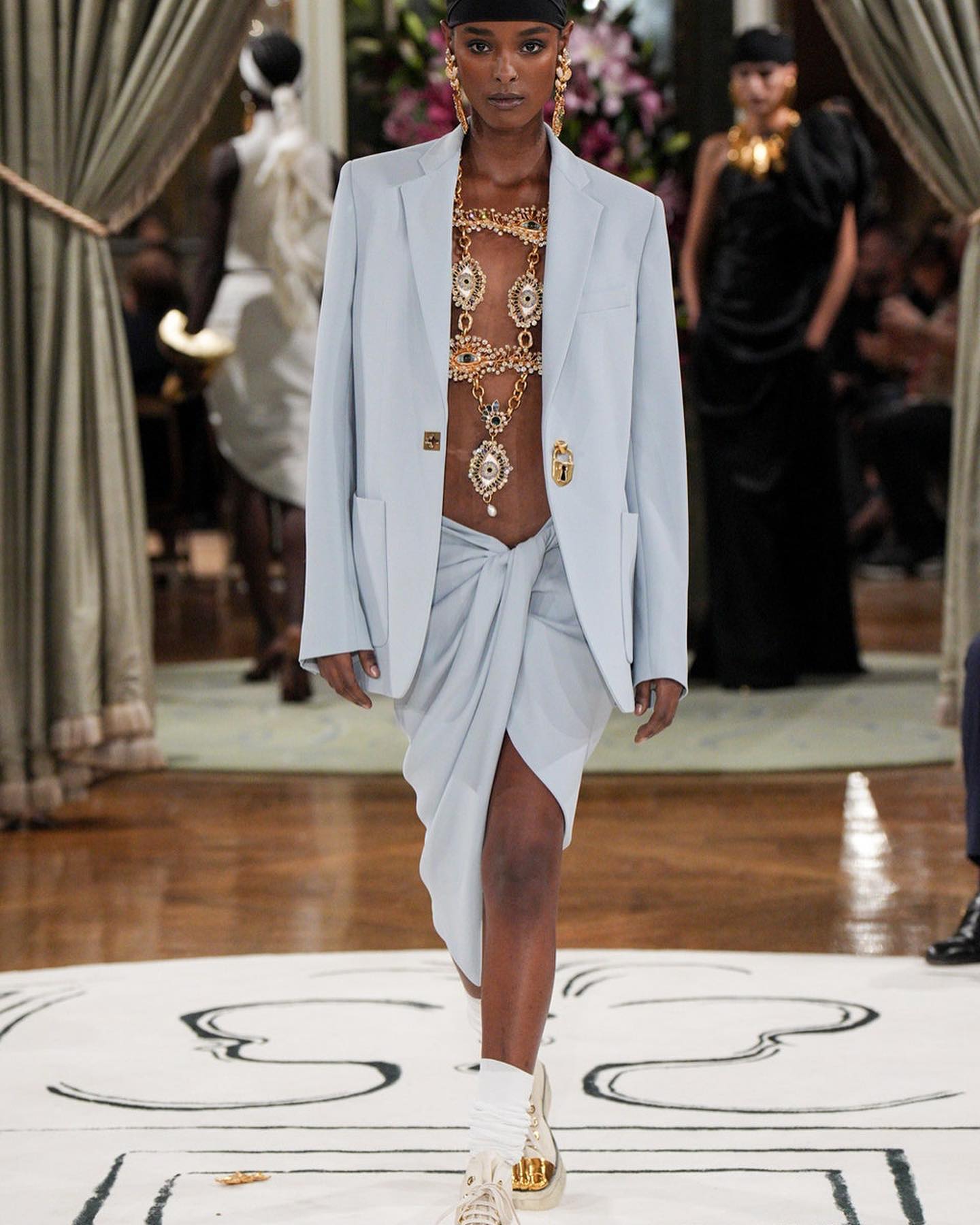 스키아파렐리, 해양 모티프로 파리를 사로잡다 — Look 3