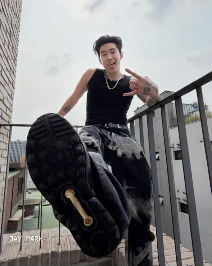 애플 공간 장면 캠페인, 박재범부터 청하까지 흔들샷으로 MZ세대 사로잡다 — Look 4
