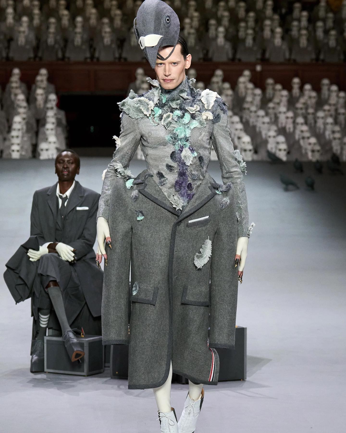 톰 브라운, 도시의 외로운 방랑자를 위한 비둘기 컬렉션 — Look 2