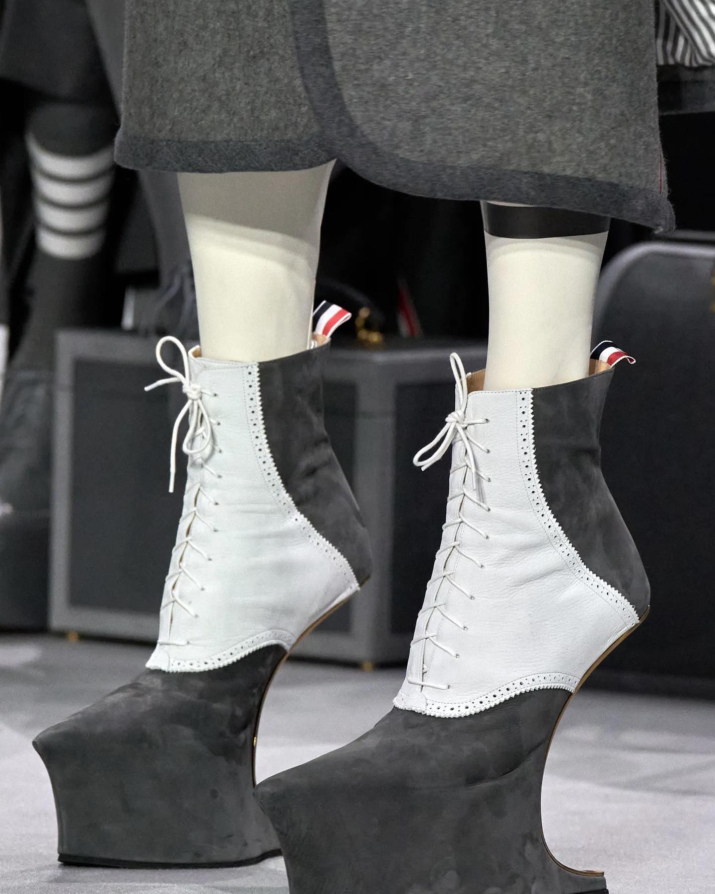 톰 브라운, 도시의 외로운 방랑자를 위한 비둘기 컬렉션 — Look 8