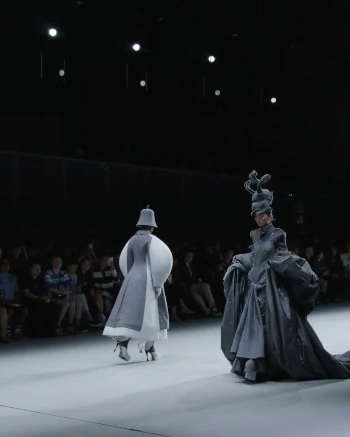 톰 브라운, 도시의 외로운 방랑자를 위한 비둘기 컬렉션 — Look 10