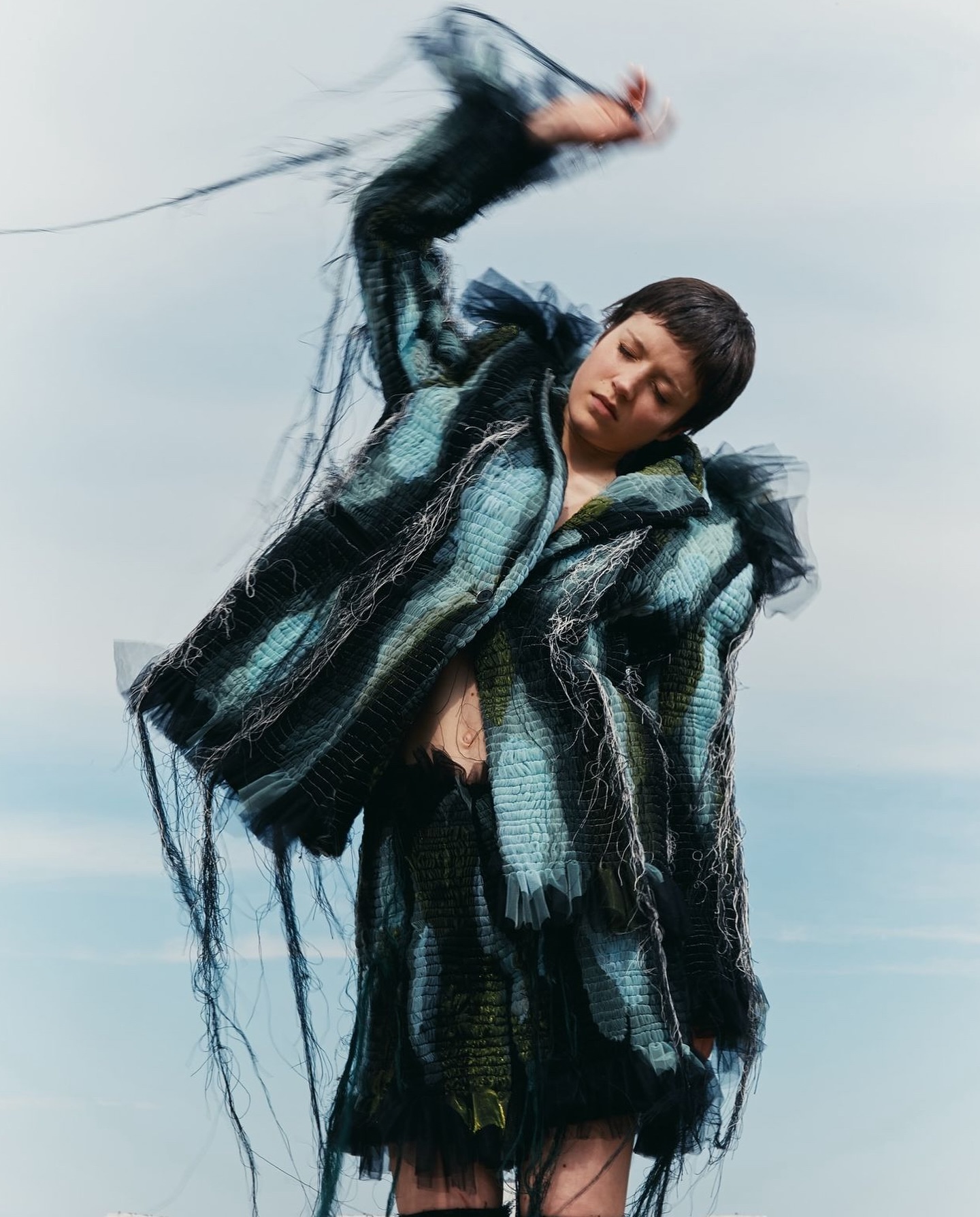 진니 송의 크로셰 컬렉션 'Mother's Milk' — Look 3
