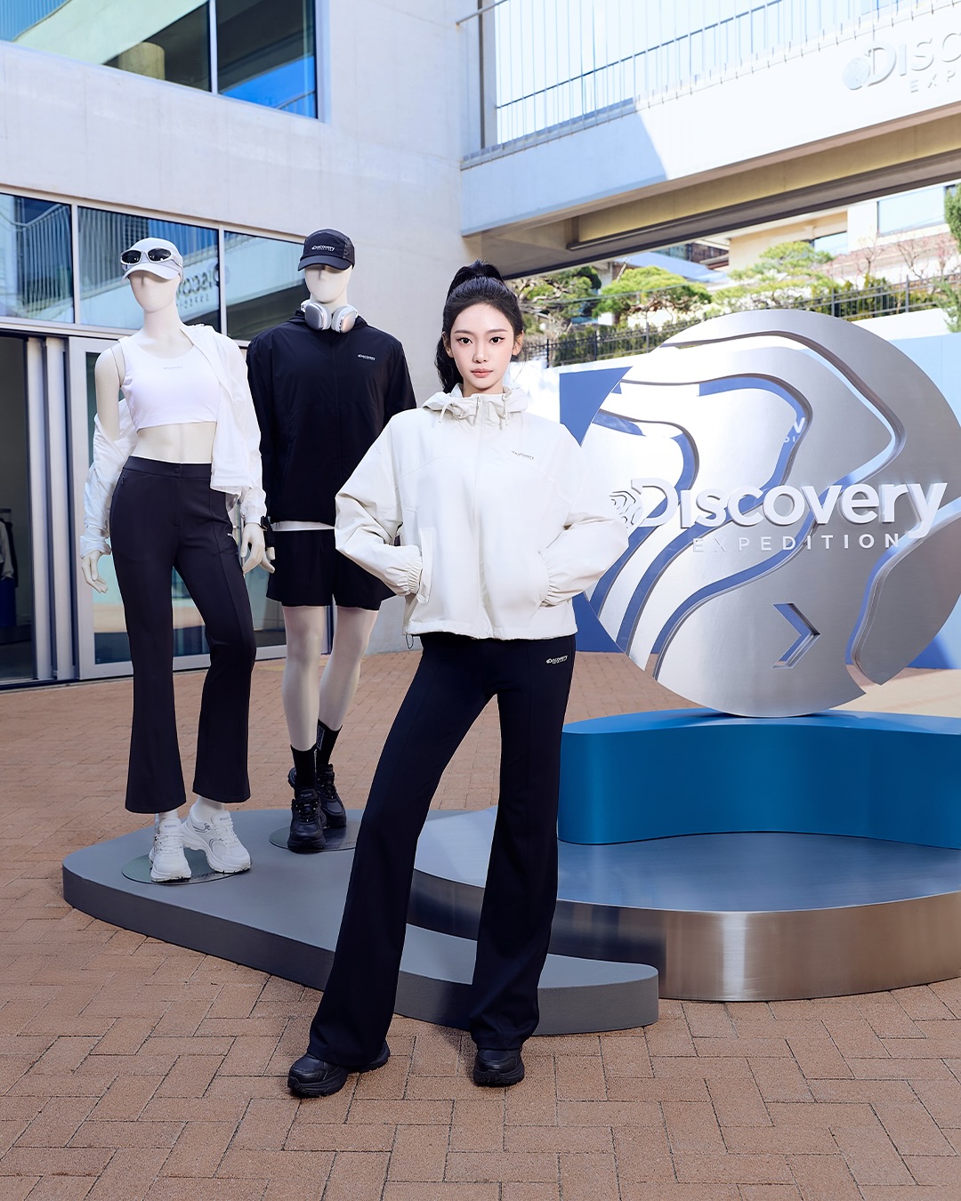 닝닝, 디스커버리와 함께한 도심 속 액티브 웰니스 — Look 3
